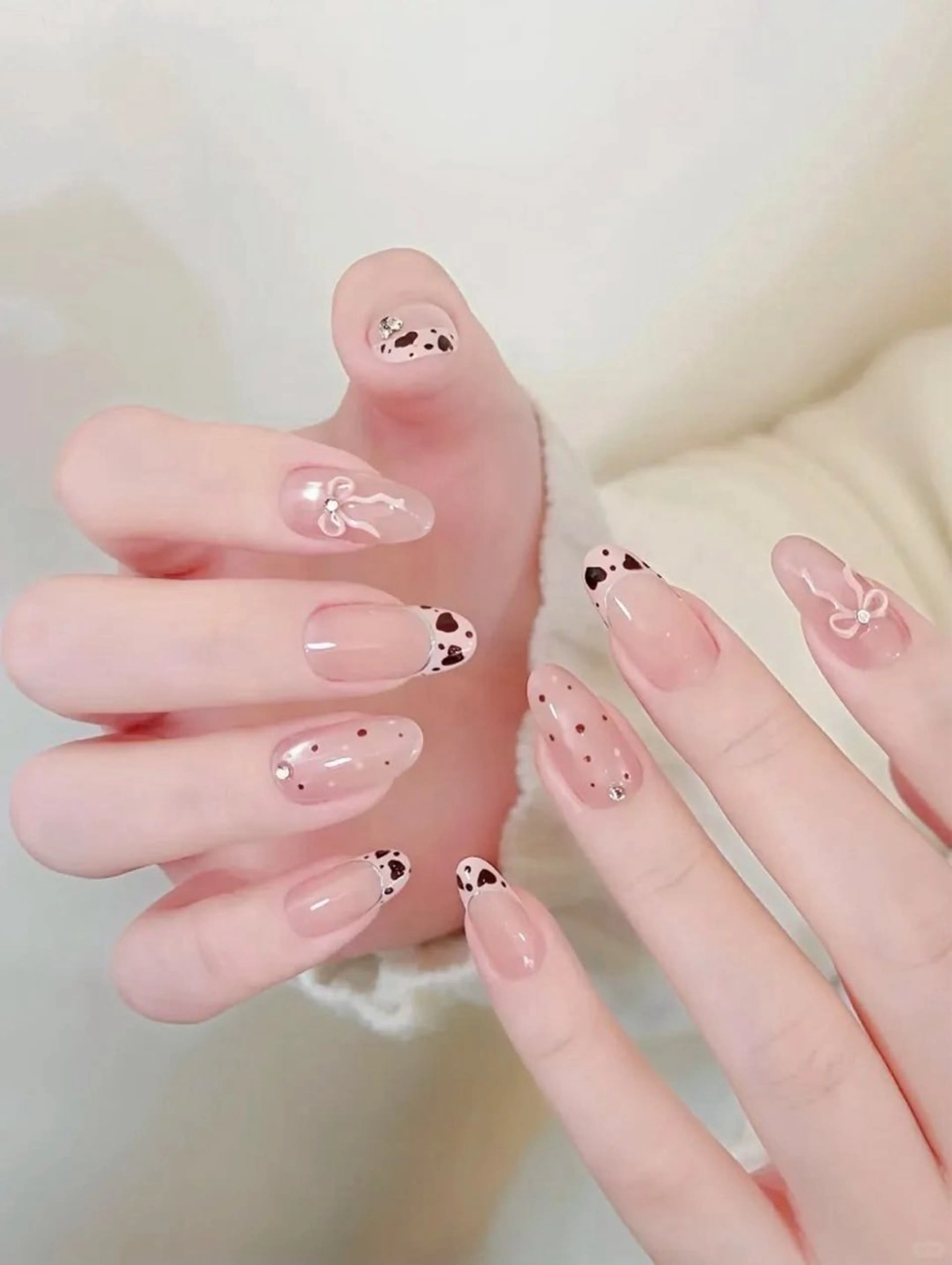 カラー グラデーションカラー ピンクカラー ハンドネイル AIN Nailのネイルデザイン