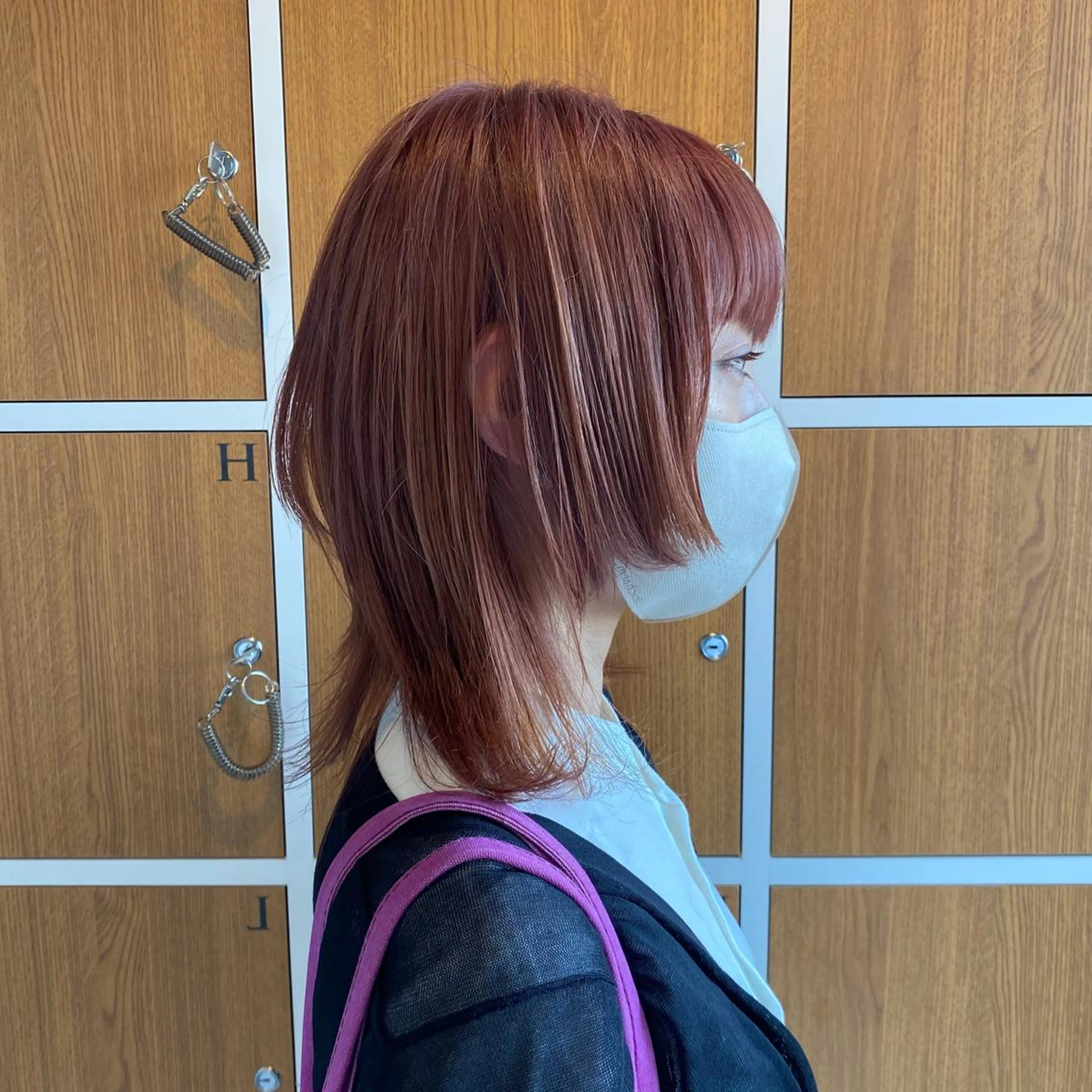 ミディアム ピンクブラウン ウルフカット 大阪ウルフカット ハッシュカットのヘアスタイル