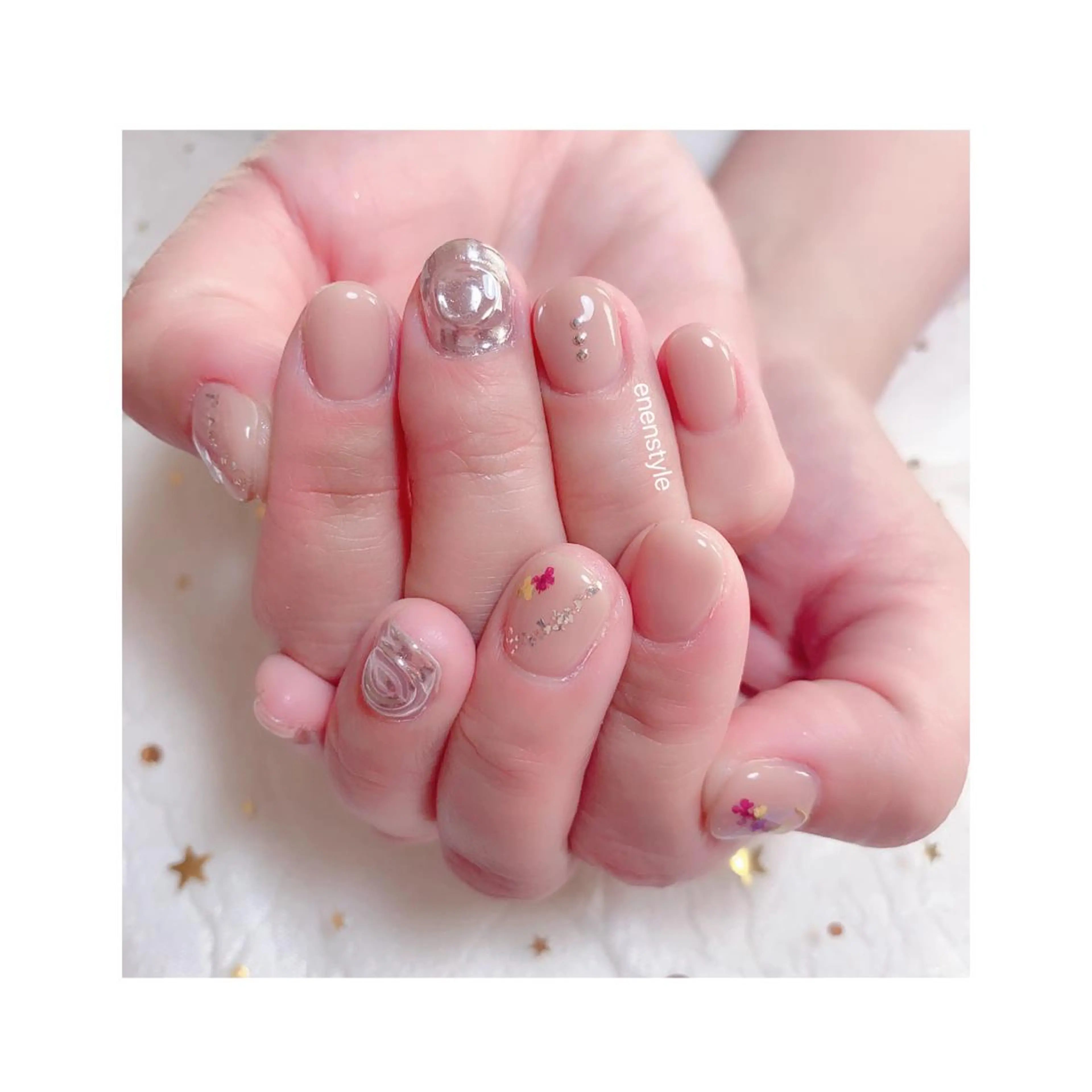 ショート ネイル ジェルネイル ニュアンスネイル オフィスネイル ワンカラーネイル パラジェル ハンドネイル 👑enen style👑のネイルデザイン