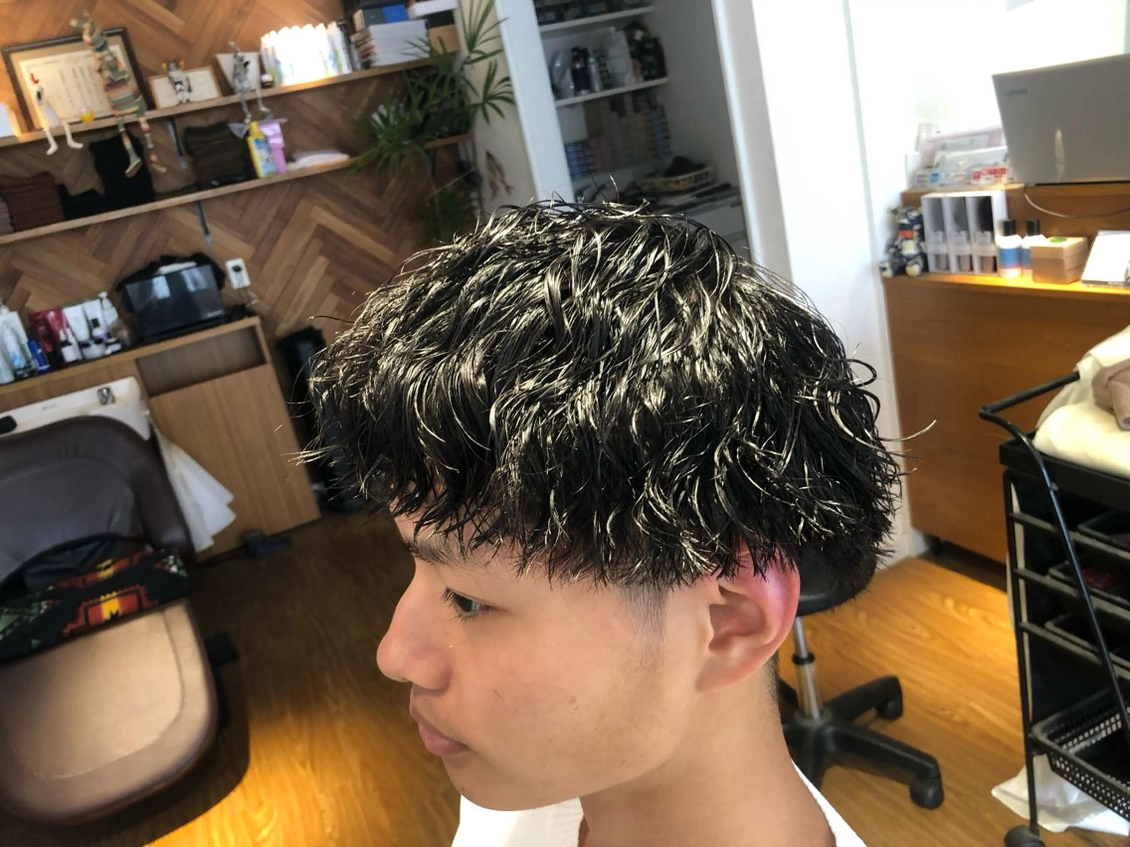 ミディアム パーマ ヘアアレンジ メンズ ミディアムパーマ メンズパーマ 吉田 俊輔のヘアスタイル