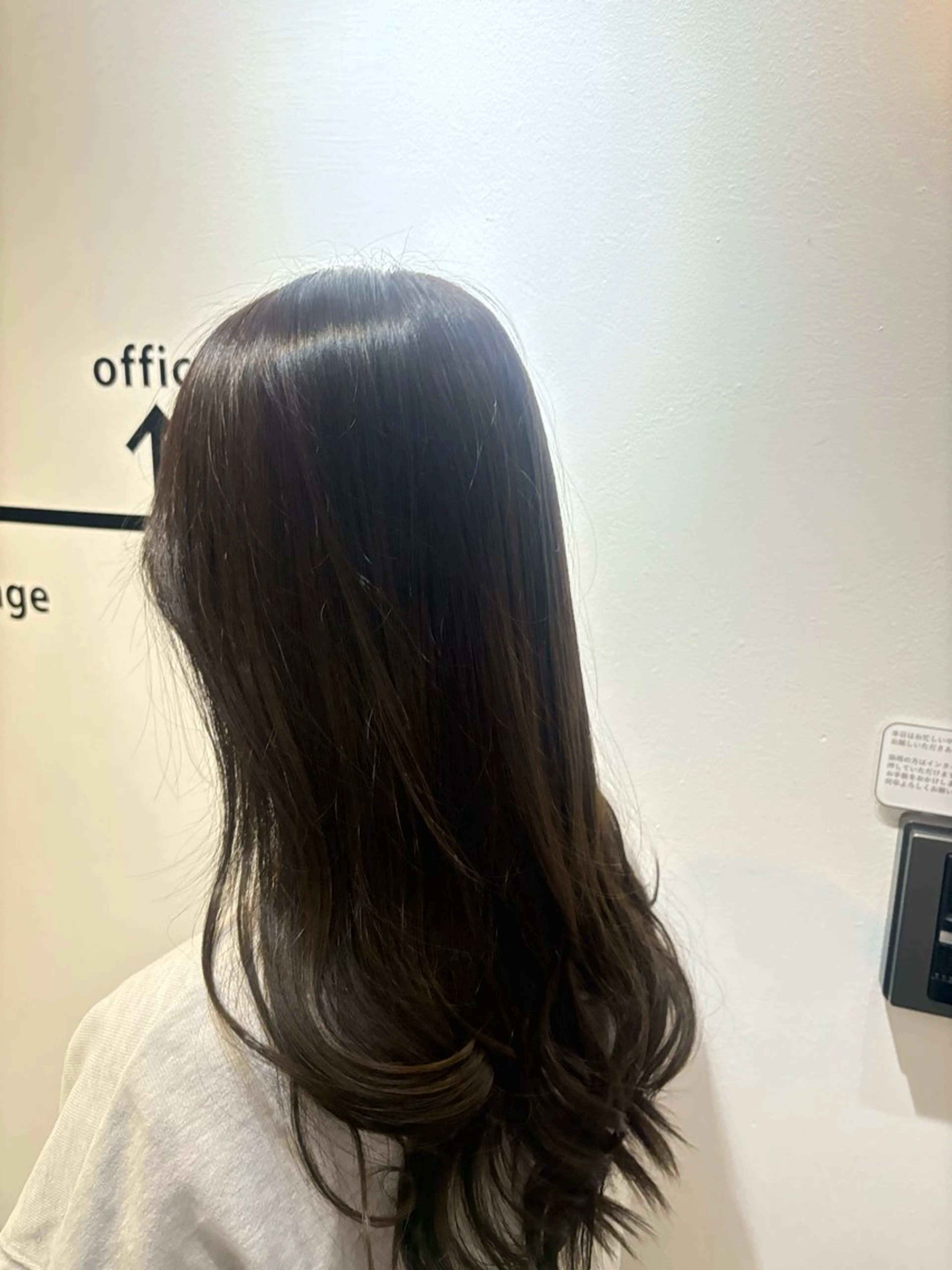 カラー オリーブカラー ヘアカラー 吉井 愛陽のヘアスタイル