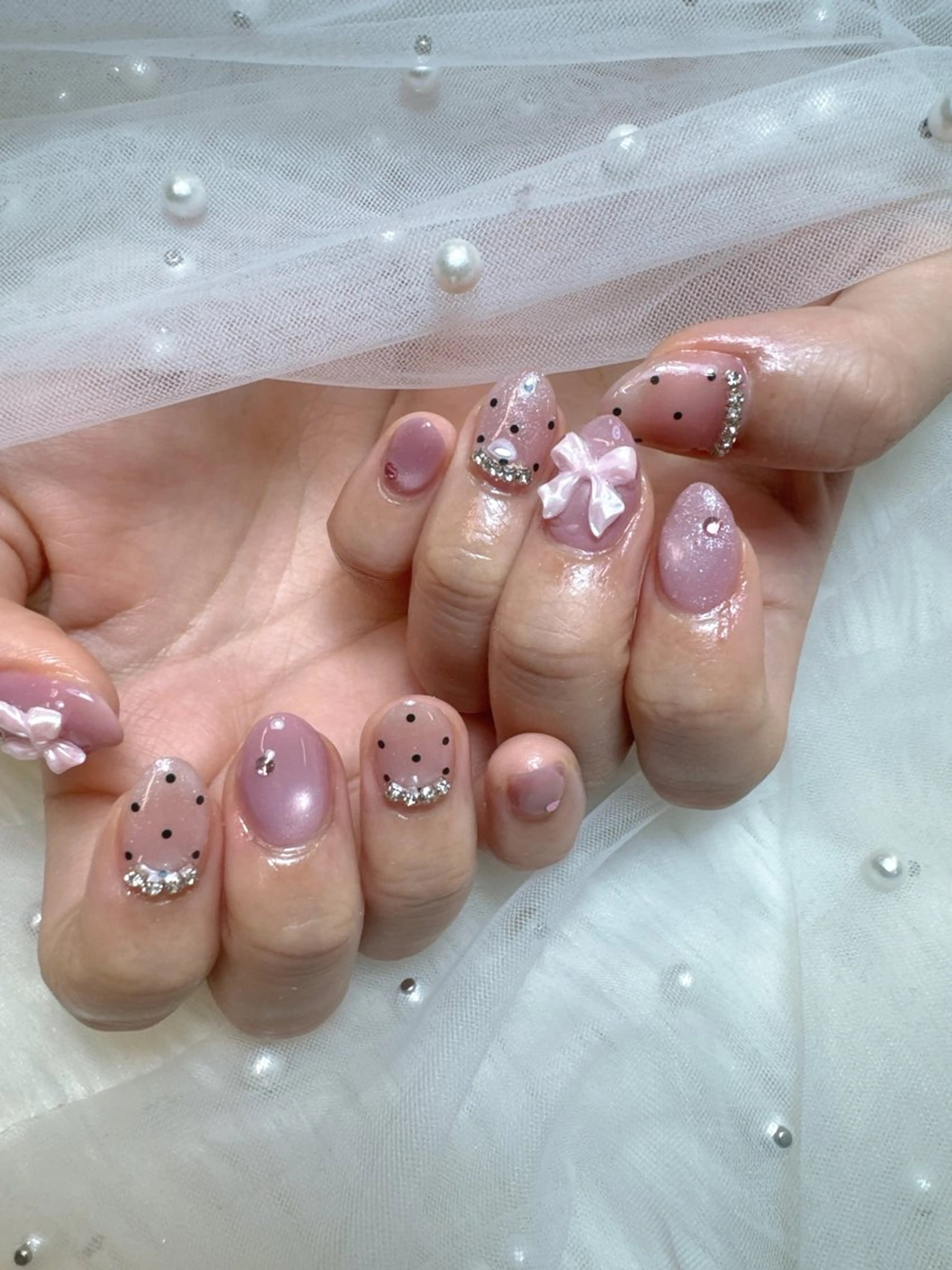 ネイル フレンチネイル ガラスフレンチ マグネットネイル 持ち込み ニュアンスネイル ハンドネイル Queeens nailのネイルデザイン