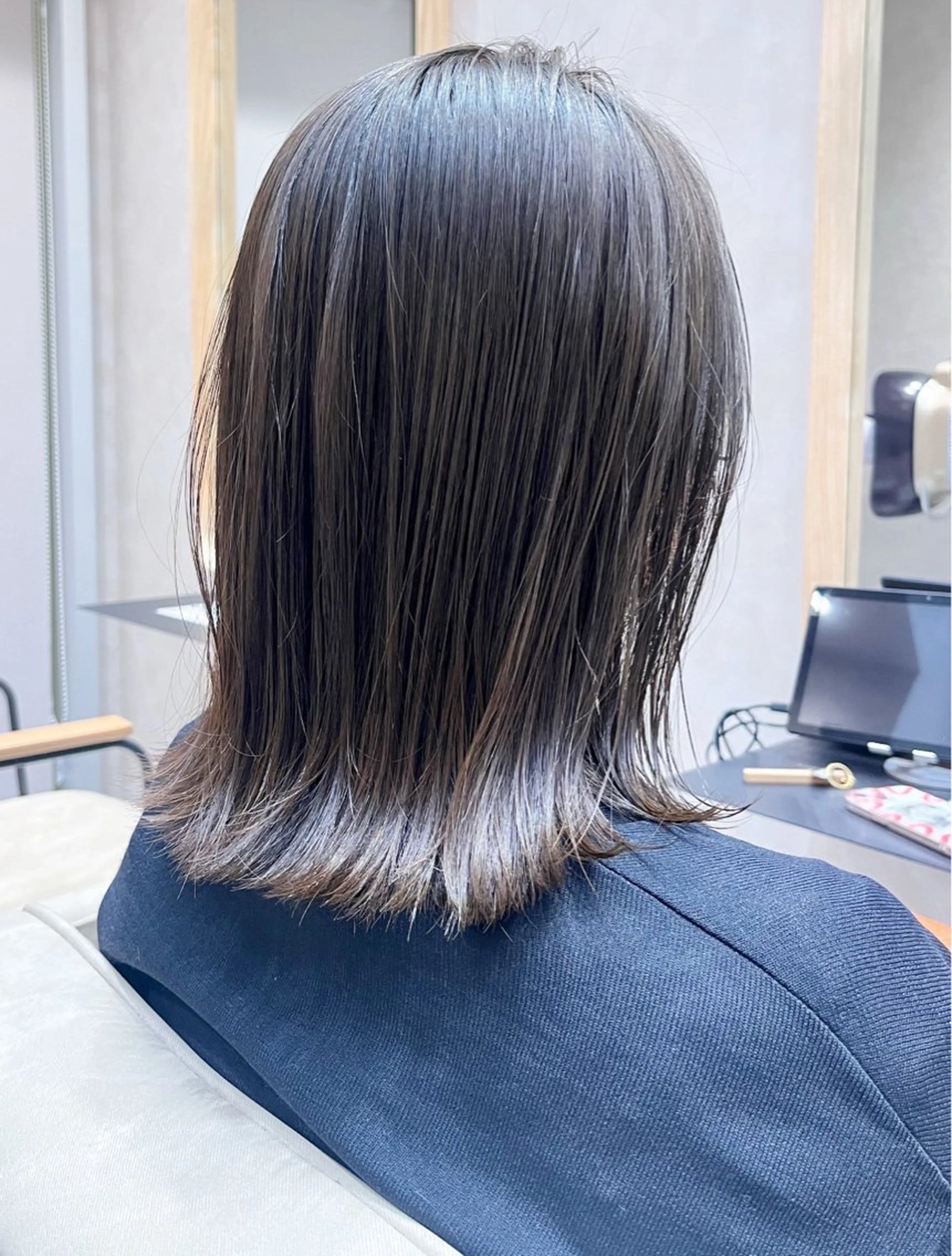 ミディアム 阿久津真衣 似合わせカットのヘアスタイル