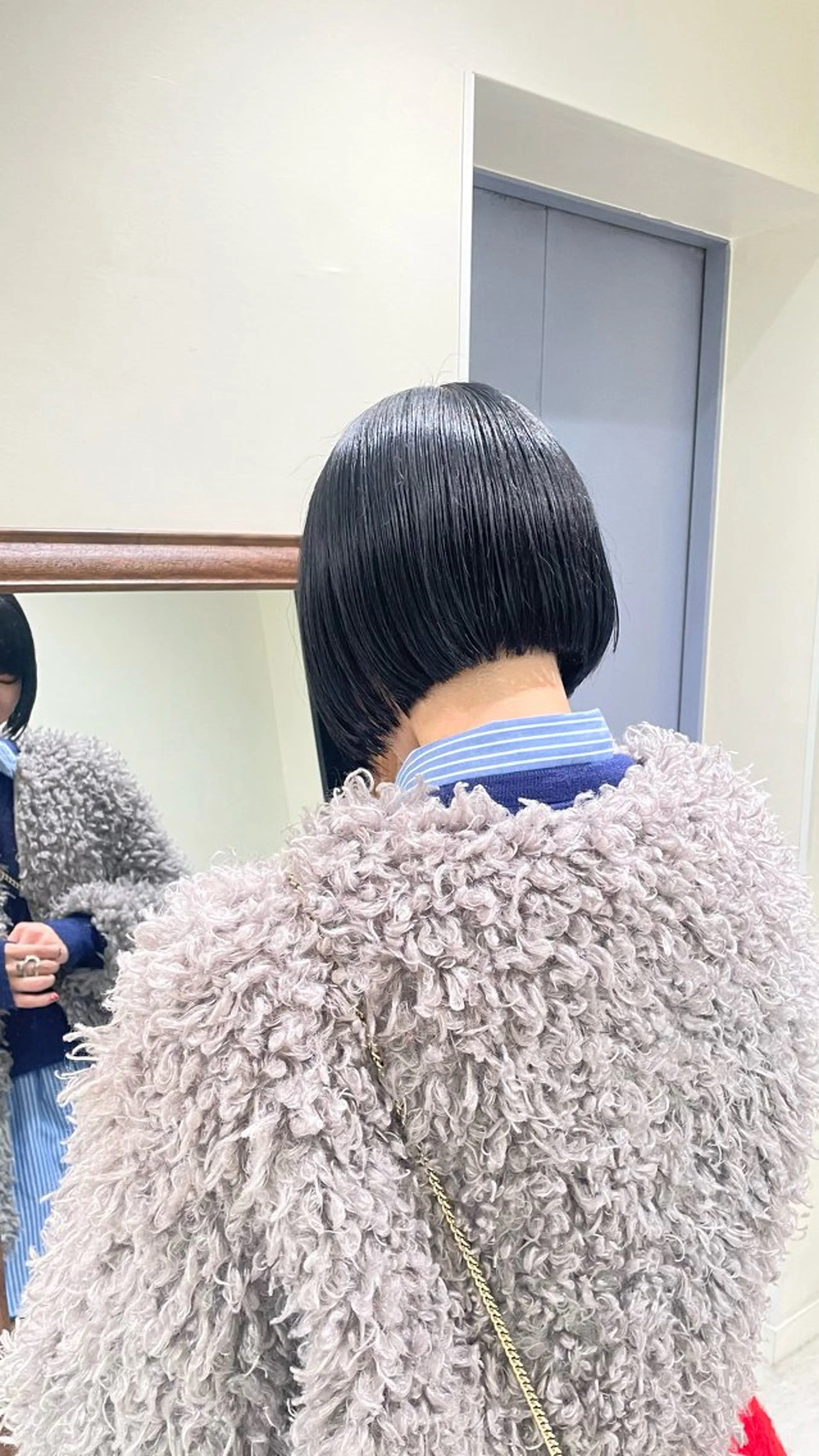 ショート カラー 垢抜け小顔レイヤー オリーブ/スミレのヘアスタイル