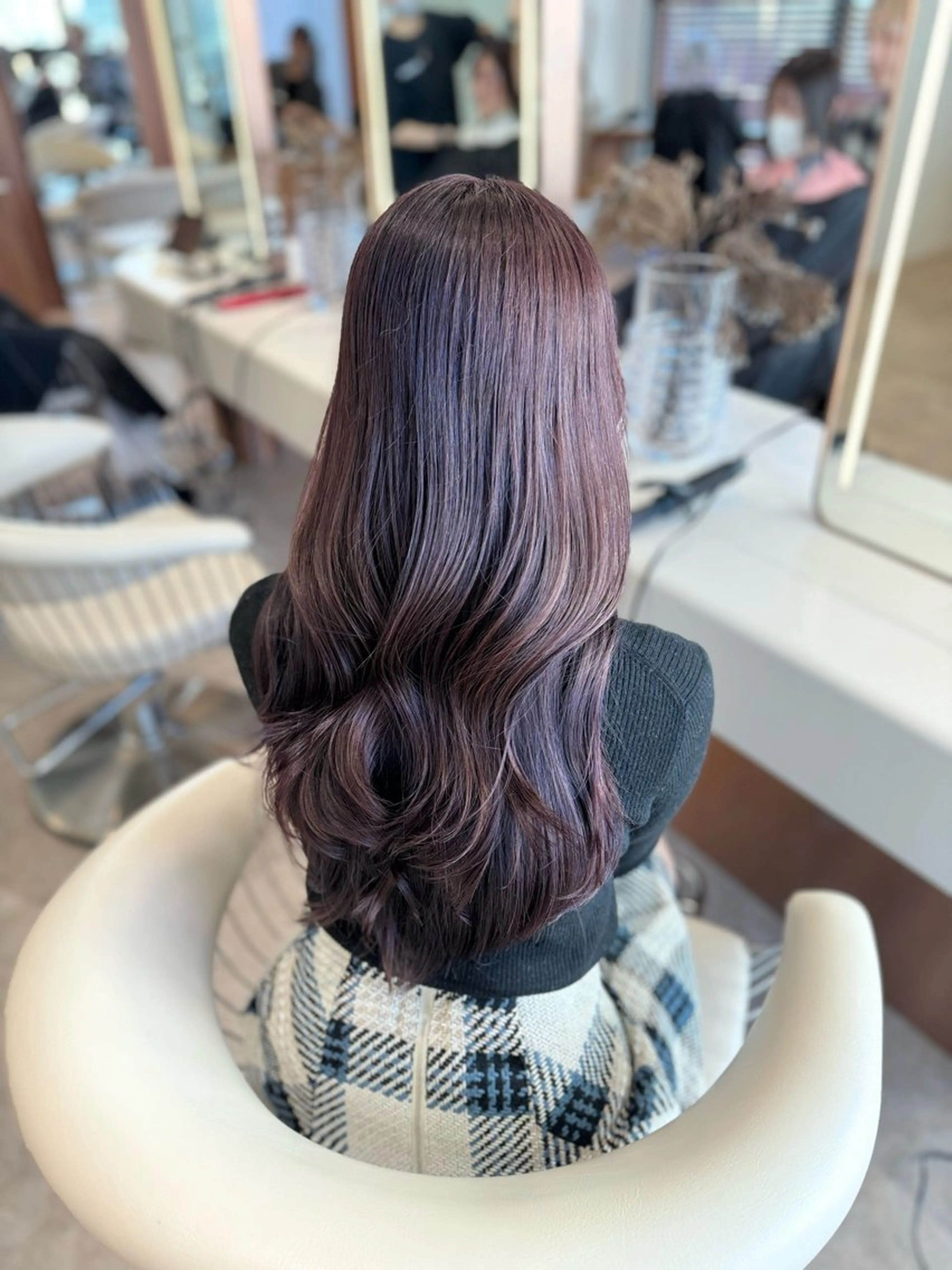 ロング カラー グレージュ ラベンダーカラー ラベンダーグレージュ ラベンダーグレー 韓国風ヘア ヘアカラー トリートメント 韓国レイヤー🇰🇷 韓国研修◎渋谷カイトのヘアスタイル