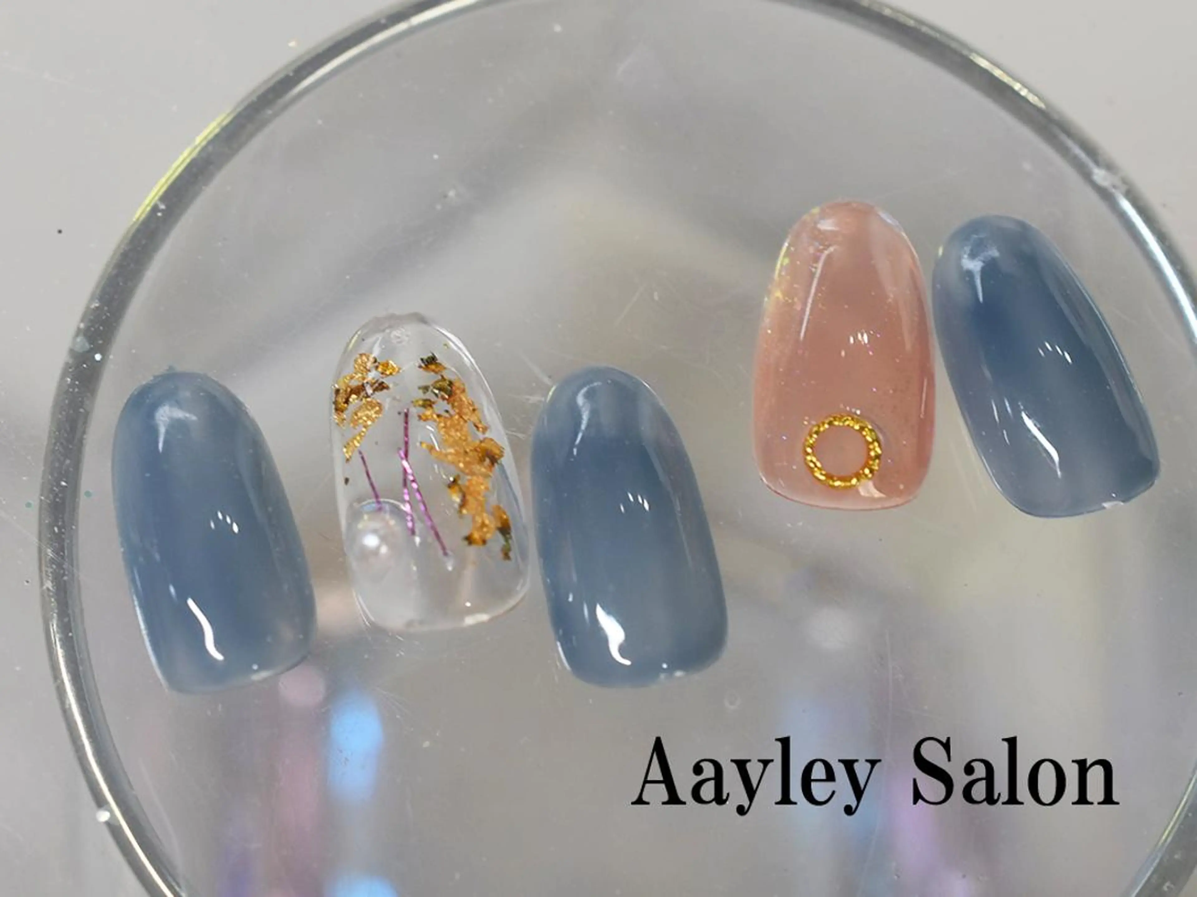 ミディアム ネイル カラー Aayley アイリ―サロンのネイルデザイン