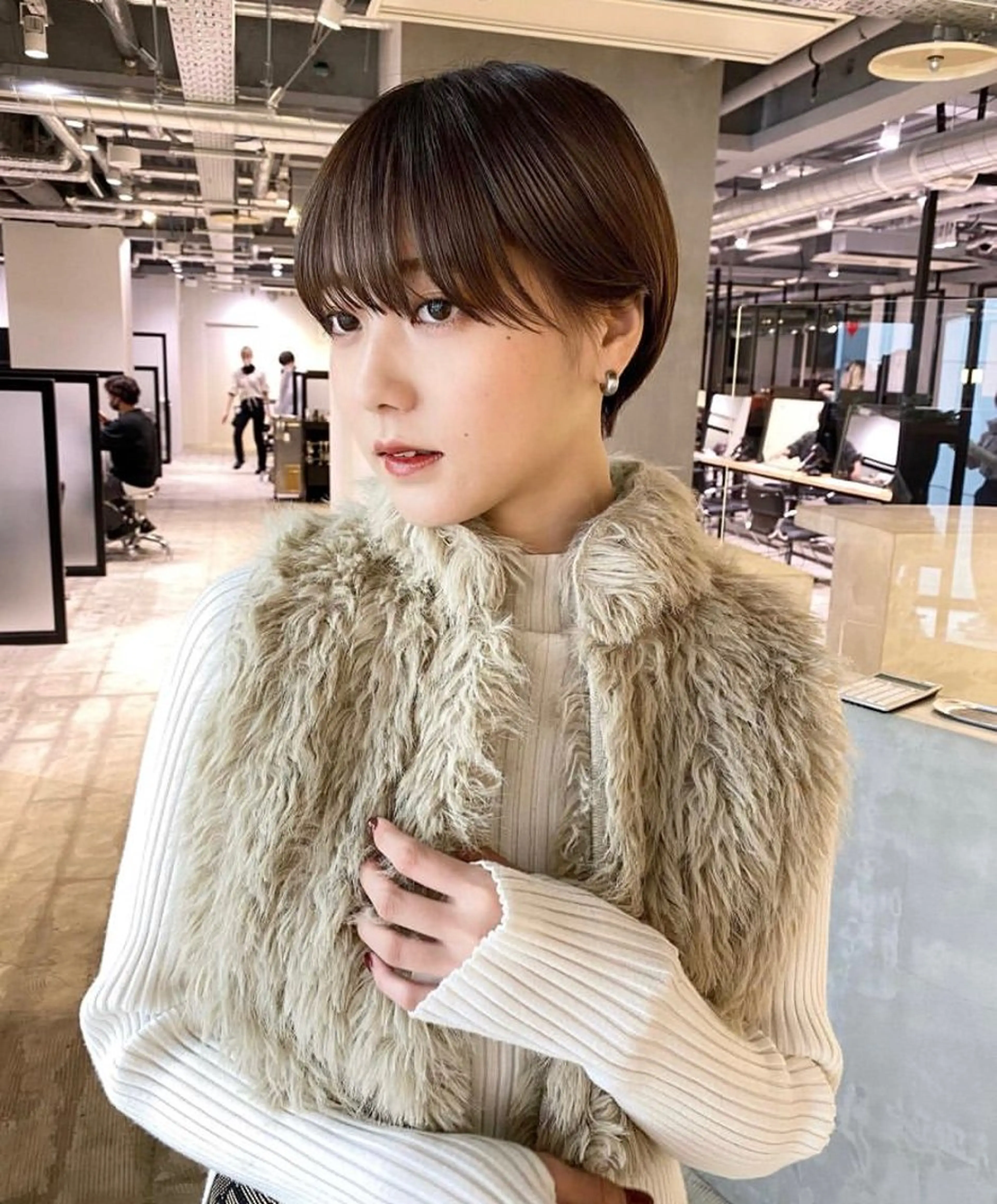 ショート 黒染め落とし ムラ修正　ハイトーンのヘアスタイル