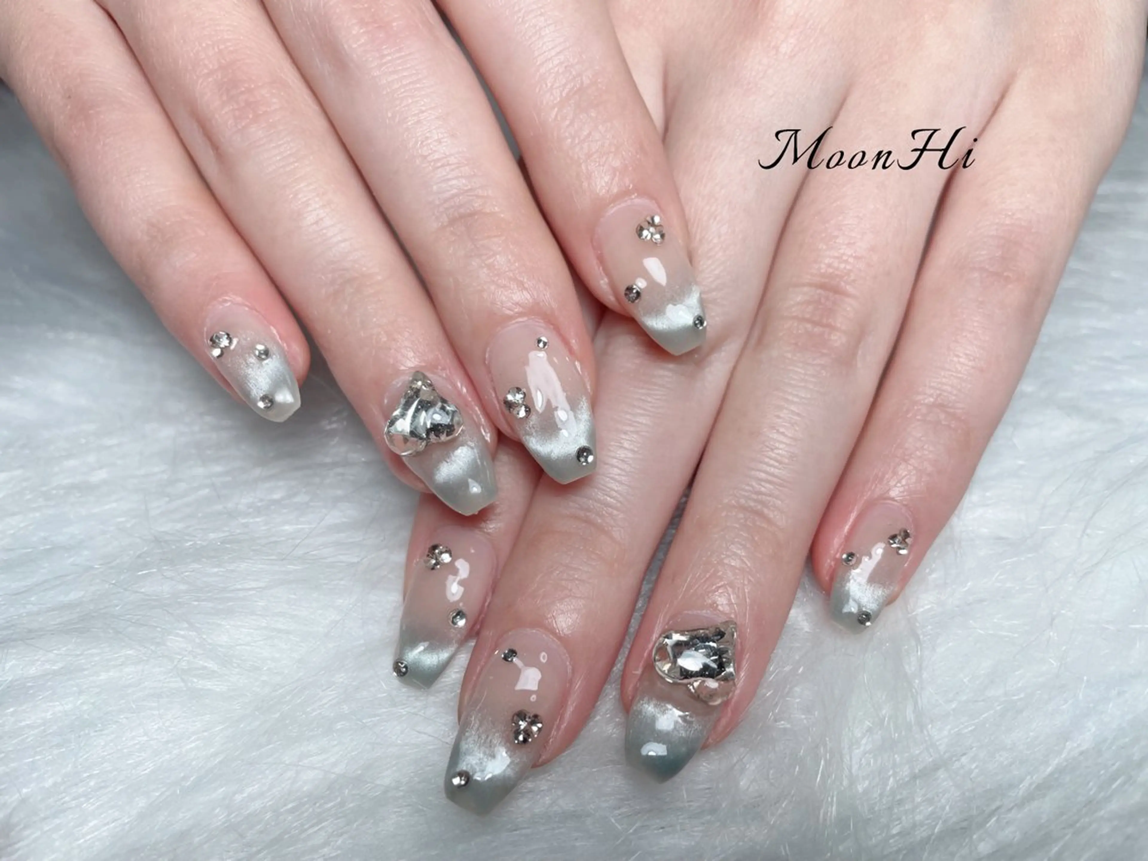 ネイル MoonHi Nail Salon所属・MoonHi Nail 朝霞台のネイルデザイン