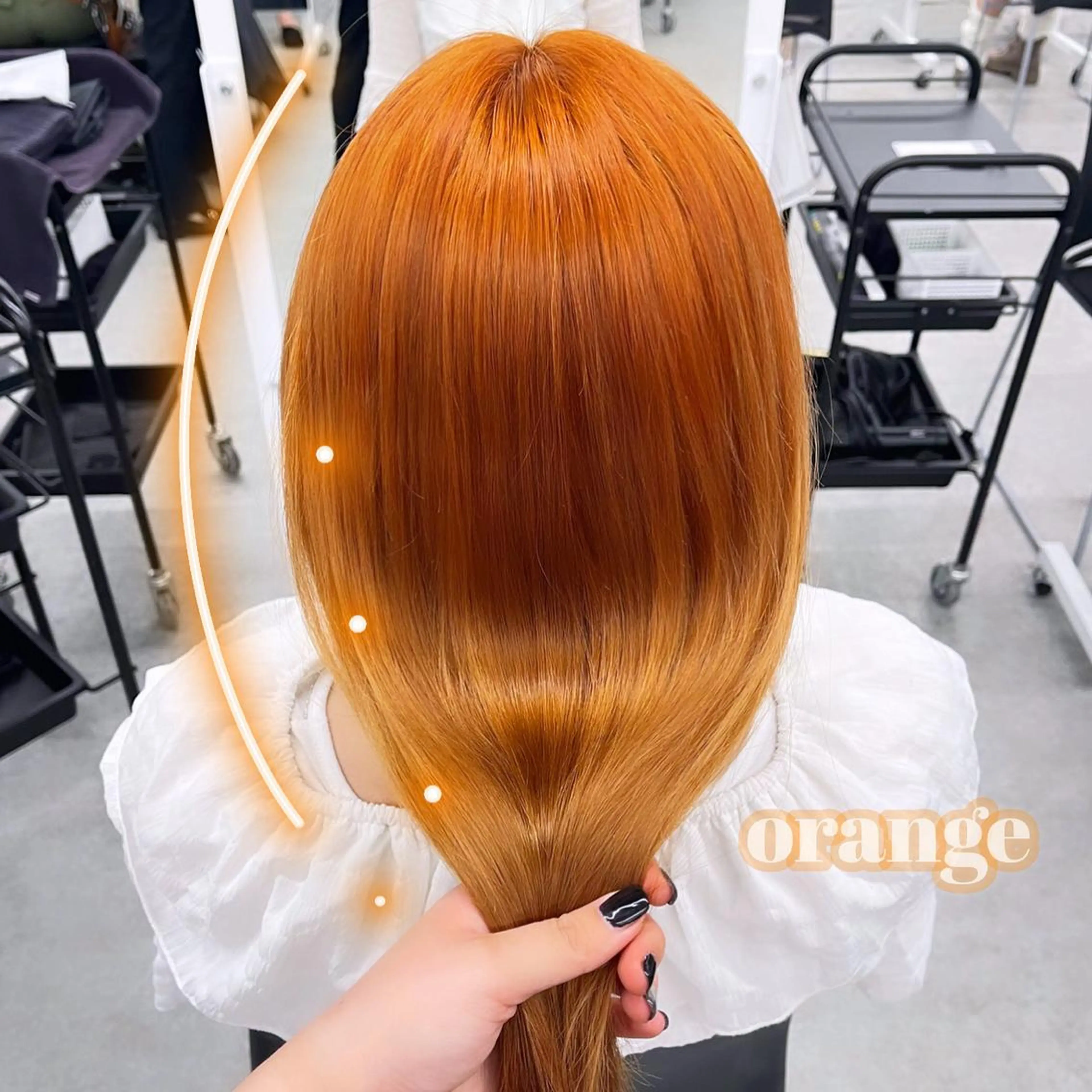 ロング カラー 𝘳𝘺𝘰𝘬𝘢 髪質改善／ブリーチのヘアスタイル