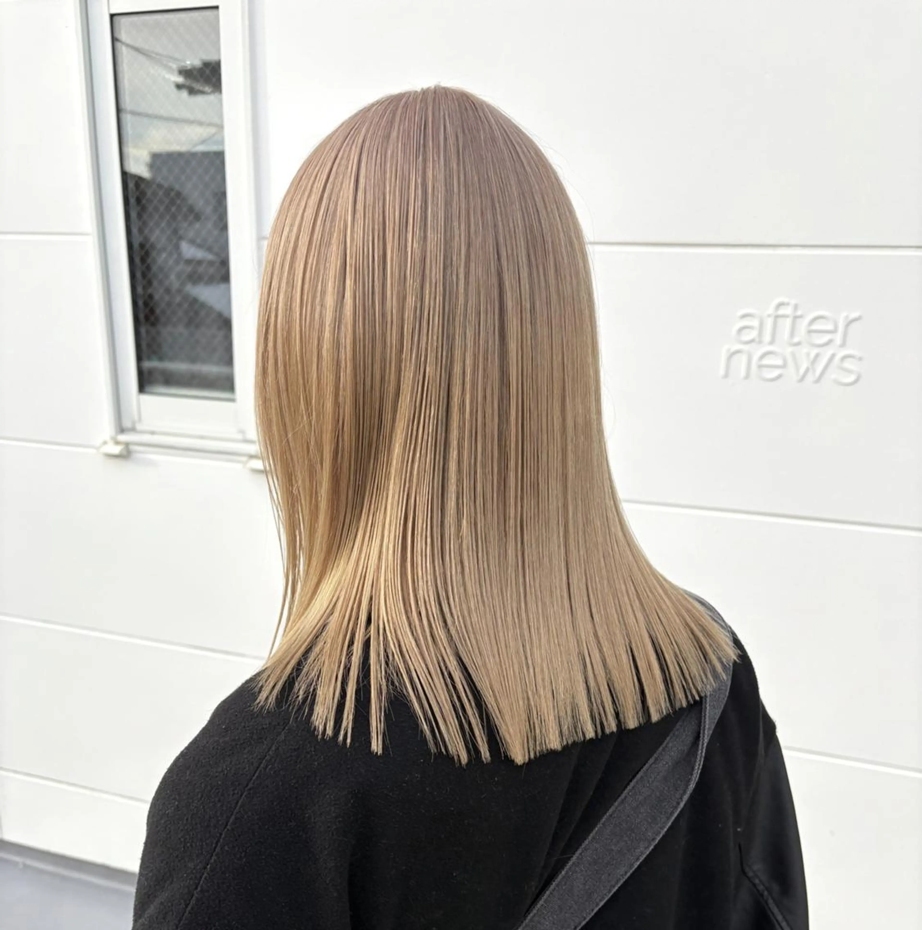 ミディアム 透けるミルクティー ☕赤味ゼロ★はる吉のヘアスタイル