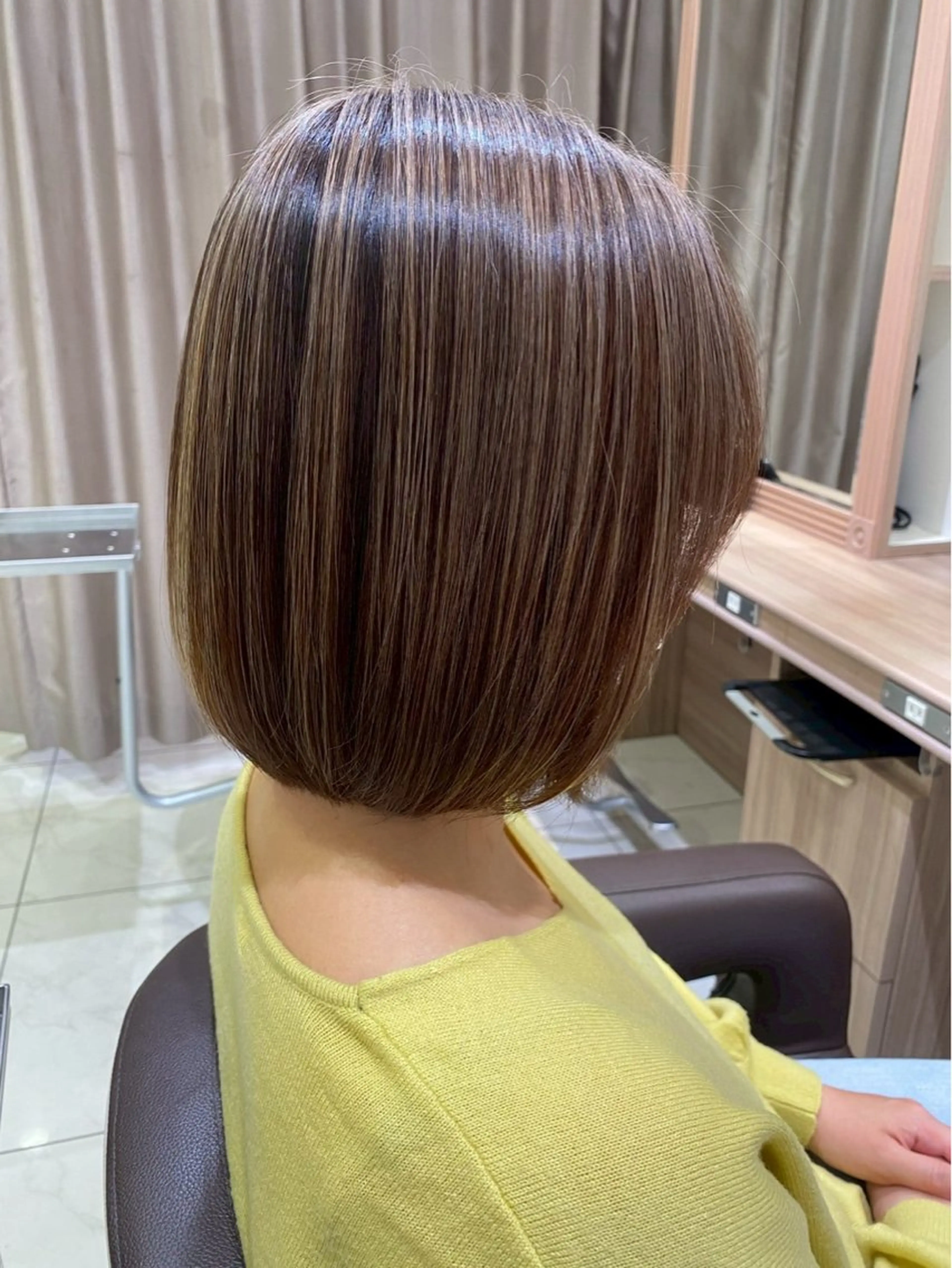 ミディアム カラー ベージュカラー ハイライトカラー ハイライト カット 三川 洋樹のヘアスタイル