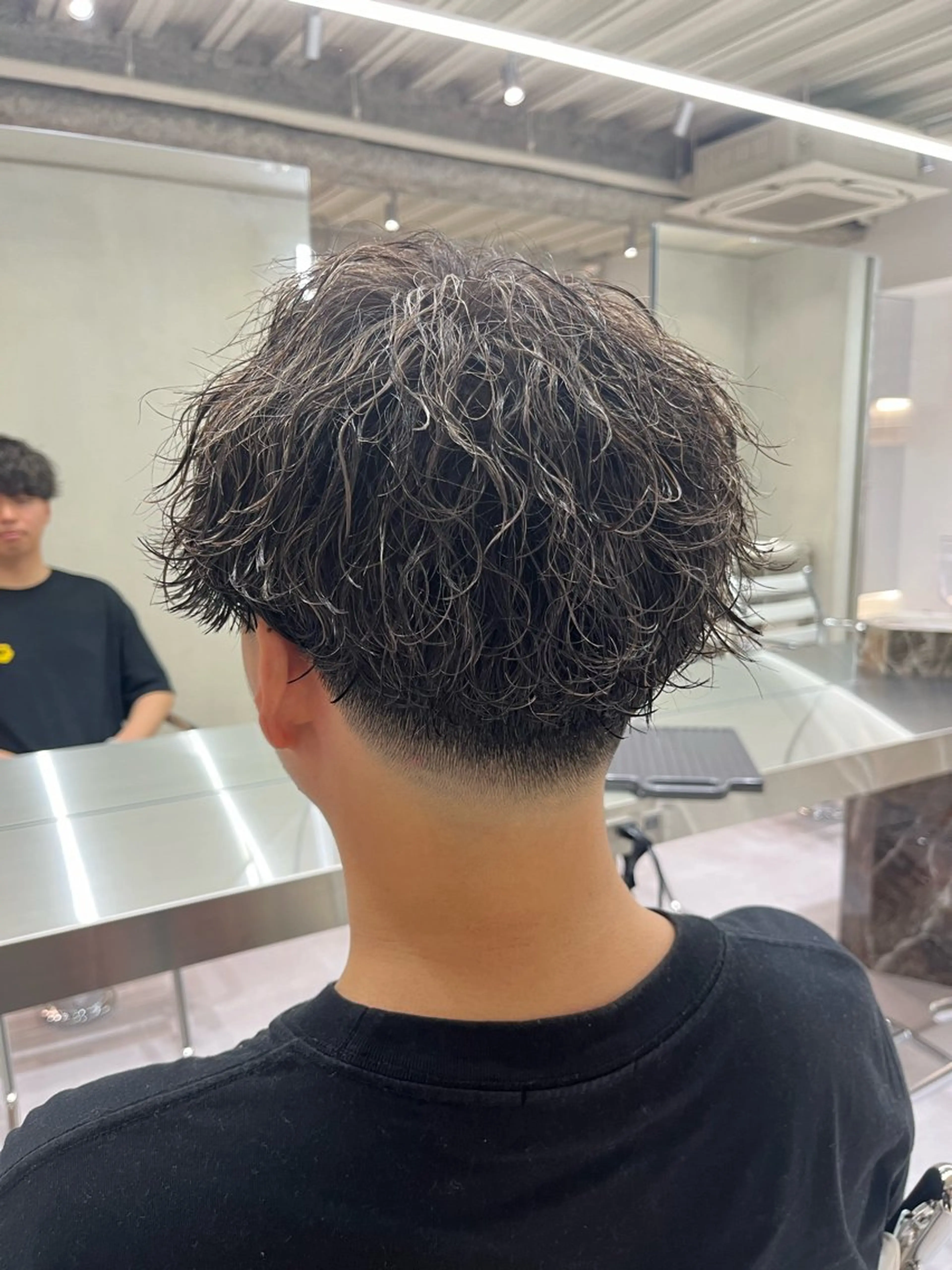 ショート パーマ メンズ ⚡メンズパーマフ ェードカットTomyのヘアスタイル