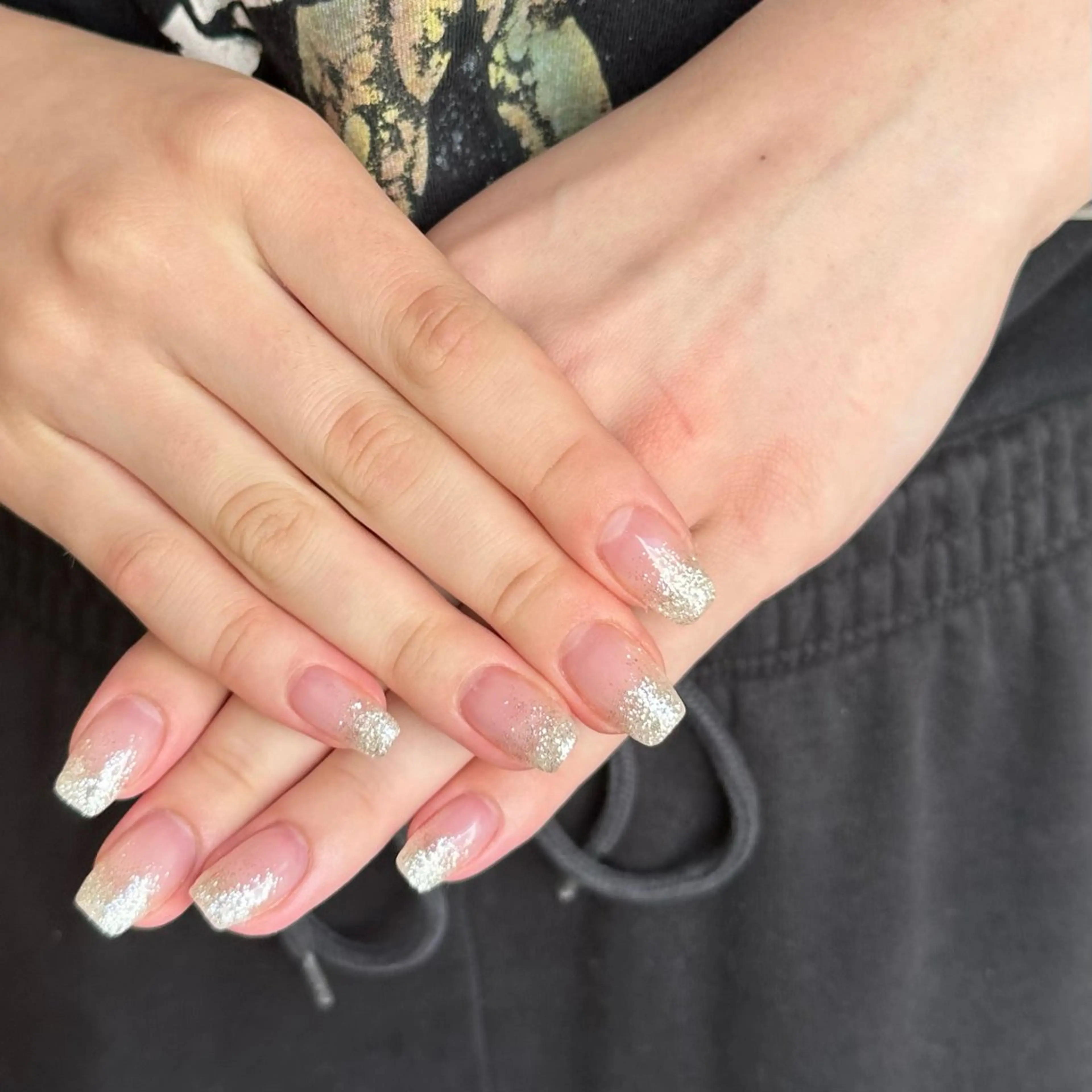 ネイル グラデーション ラメ(グリッター) ラメグラデーション scré as Ételのネイルデザイン