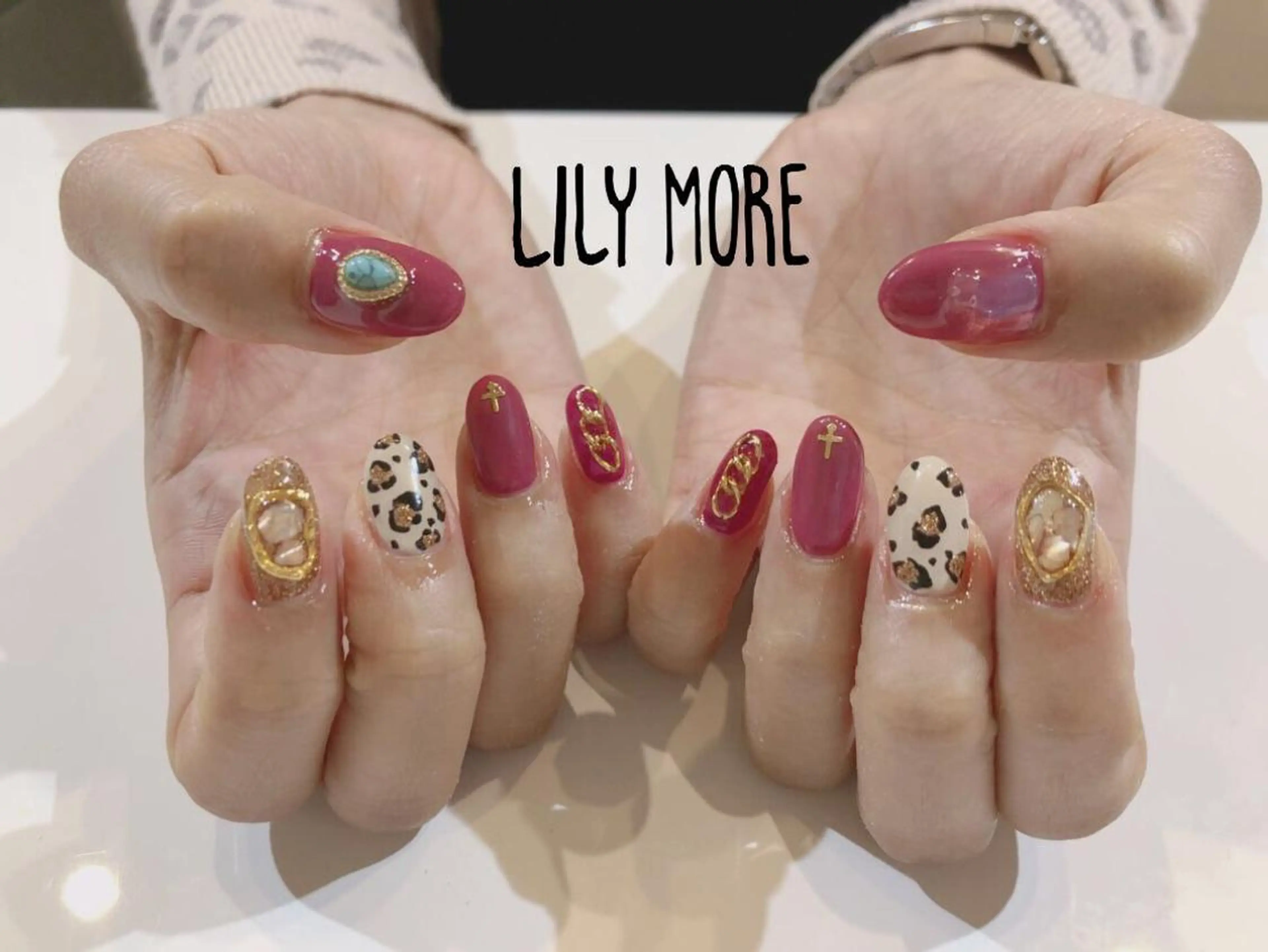 ネイル アニマル柄 Lily closetのネイルデザイン