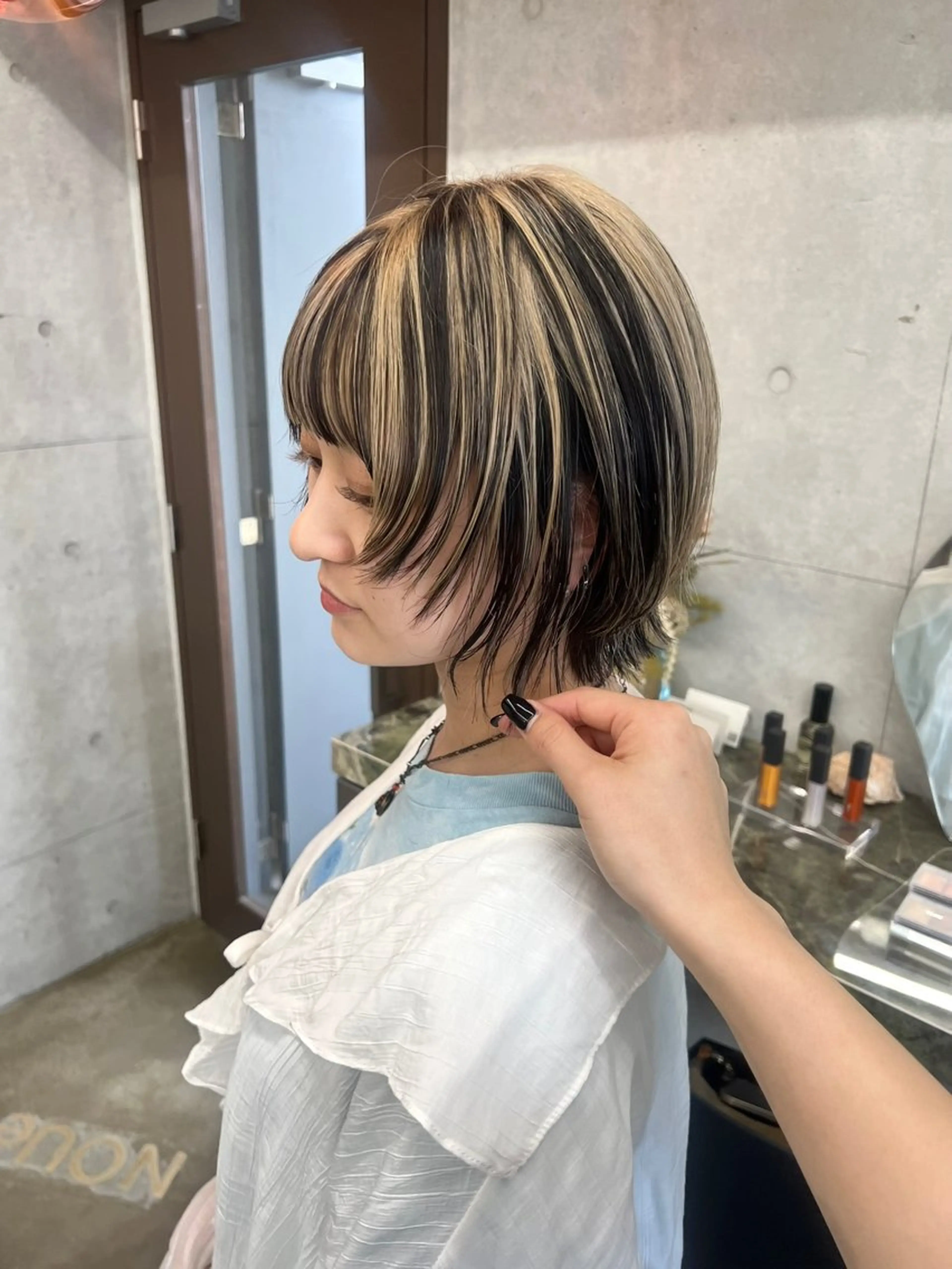 ミディアム カラー カット ヘアカラー ハイトーンカラー/ さらさのヘアスタイル