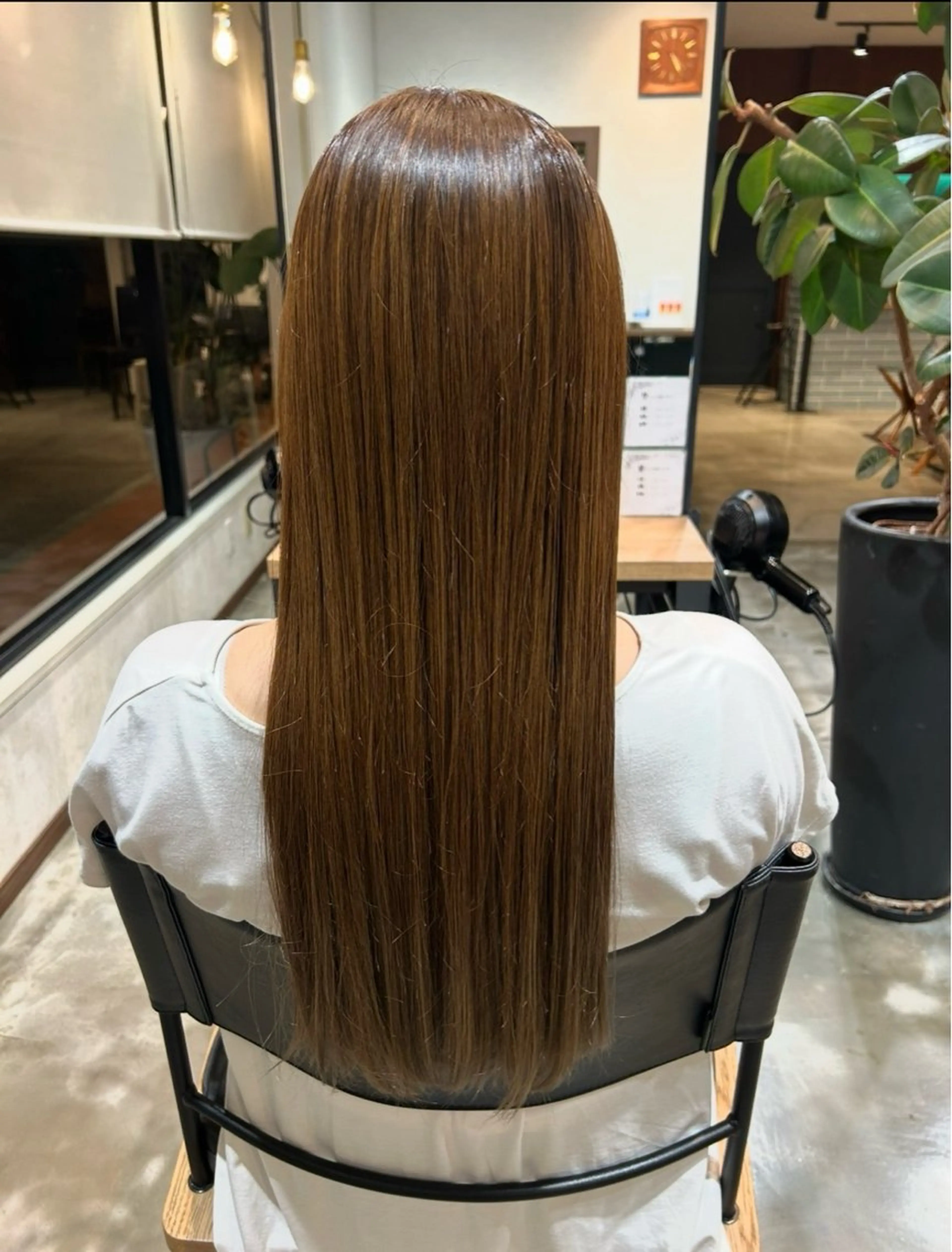 ロング ヘアカラー 坂井 唯人のヘアスタイル