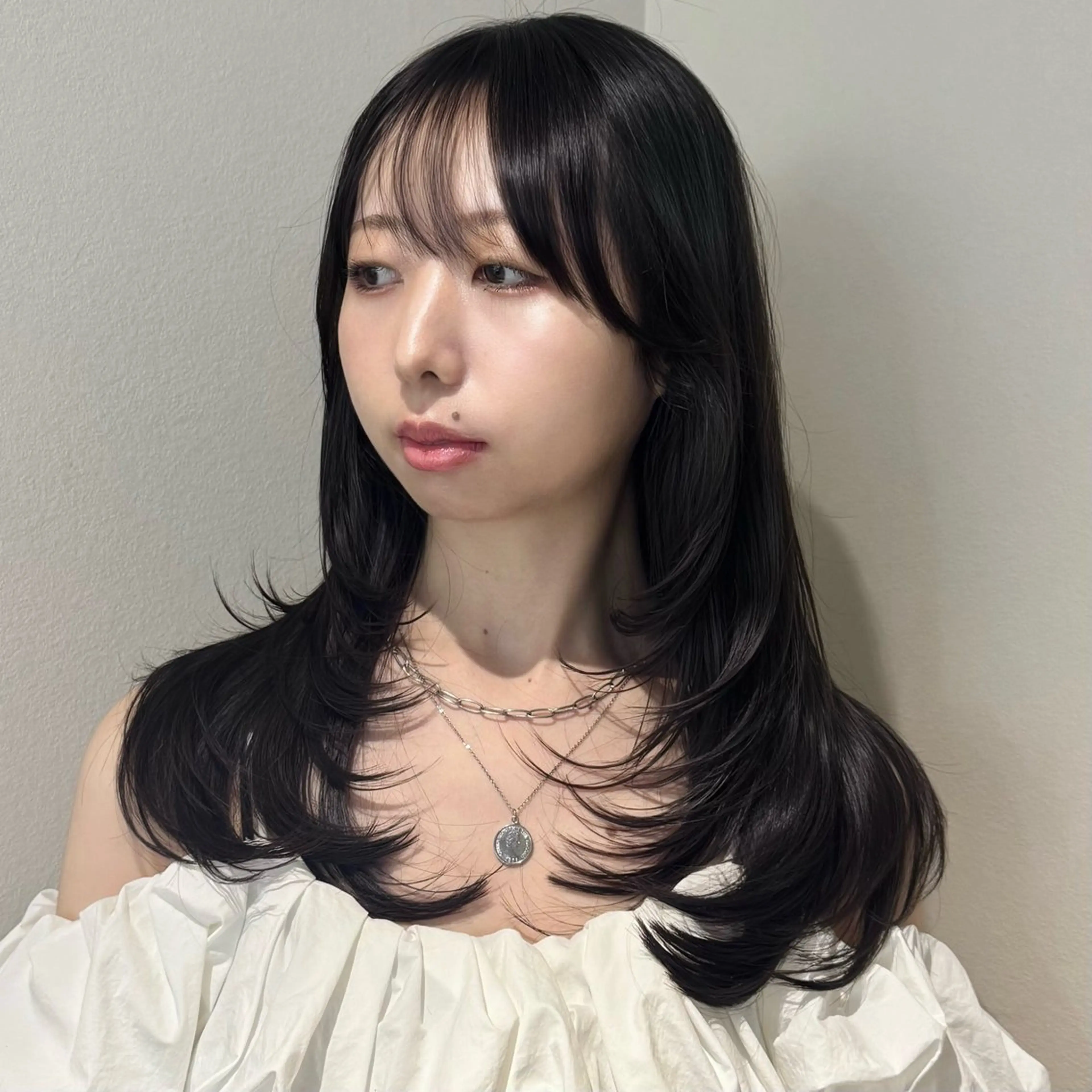 セミロング ヘアアレンジ 韓国風ヘア レイヤーカット 韓国ヘア/レイヤー 顔周りカット/ユキナのヘアスタイル