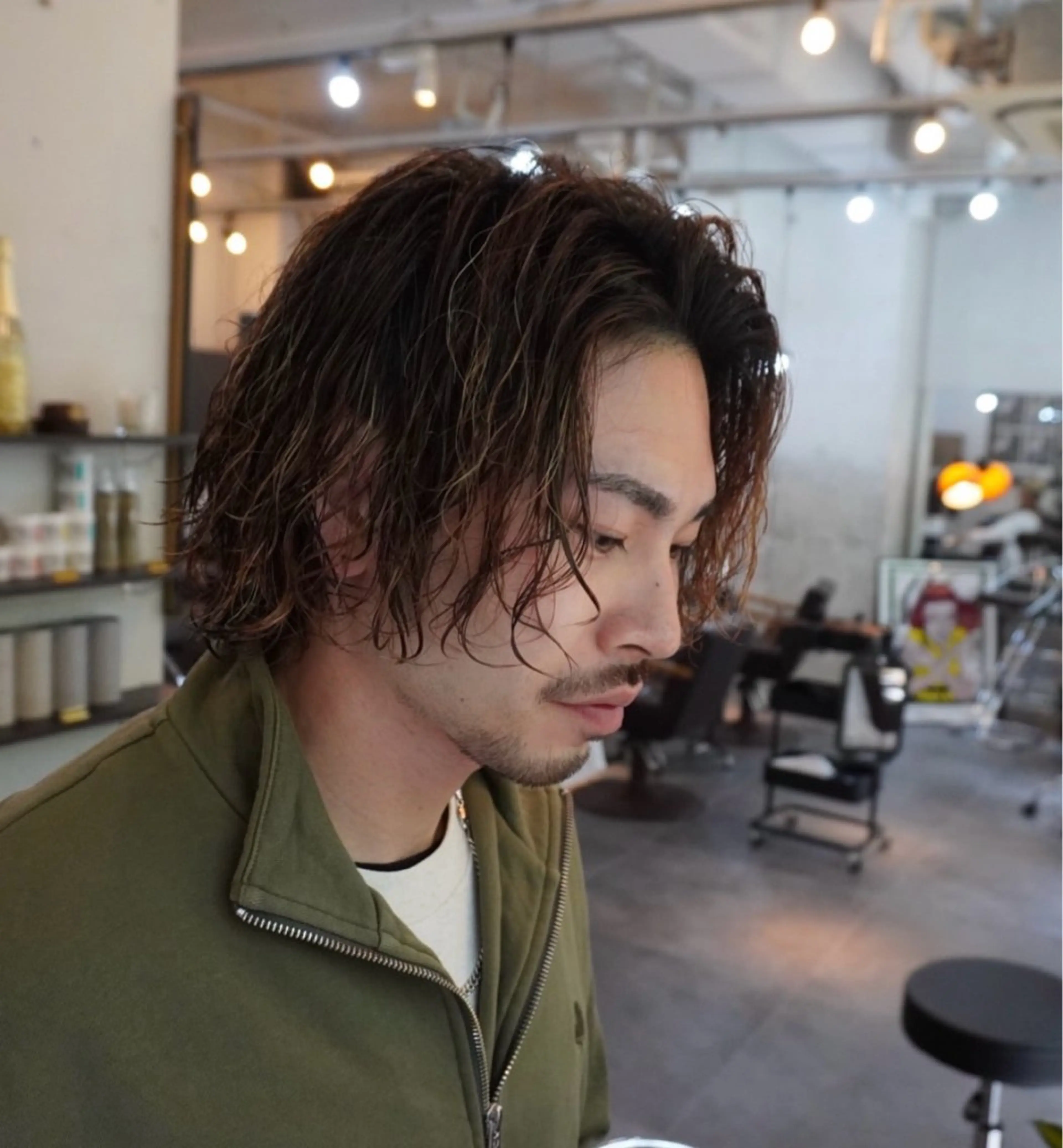 ミディアム カラー パーマ メンズ カット ヘアカラー パーマ HRABRA ゆづきのヘアスタイル