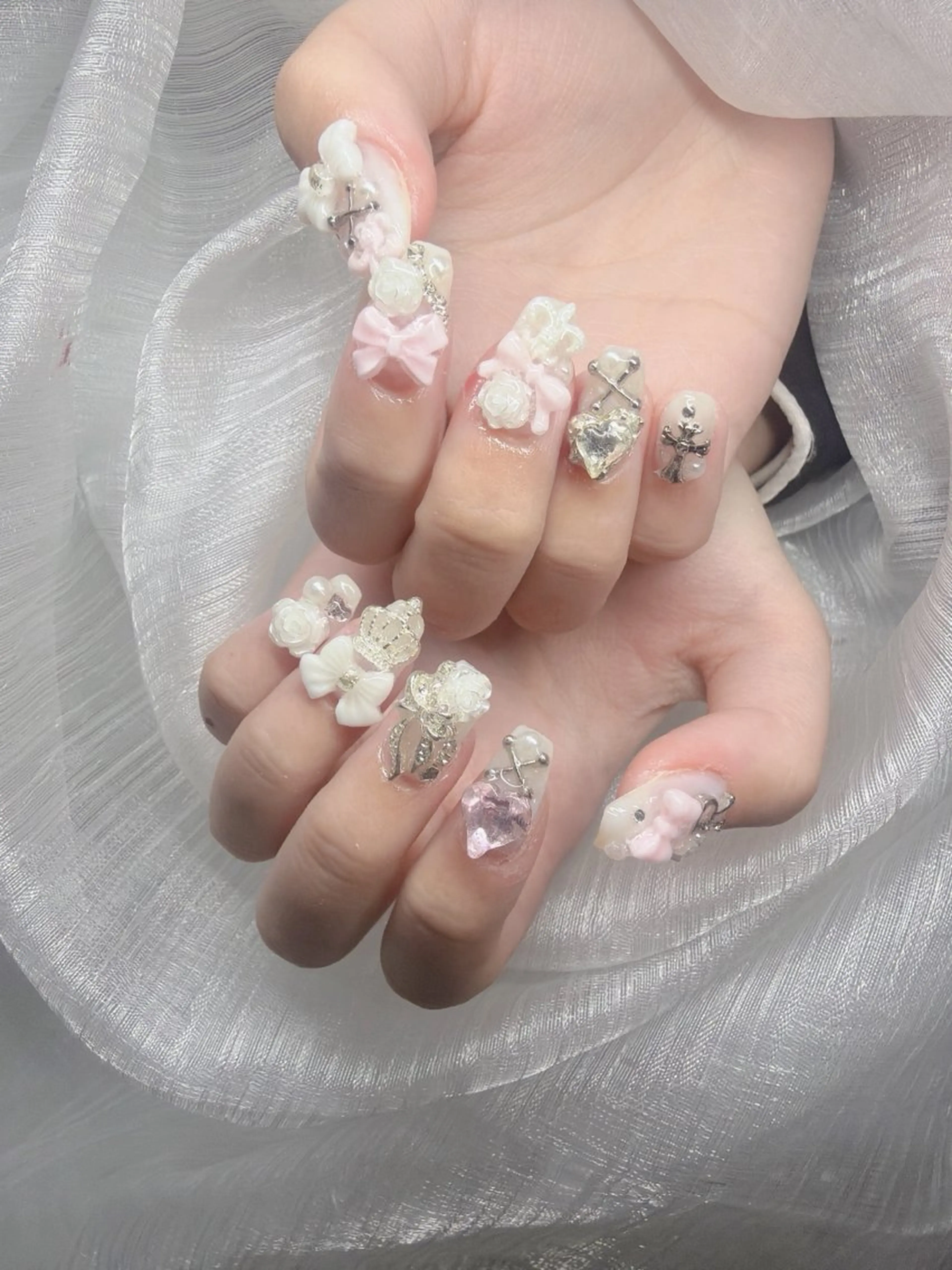 ネイル 長さ出し グラデーション 卒業式 キラキラネイル マグネットネイル ハンドネイル Lee Nailsのネイルデザイン