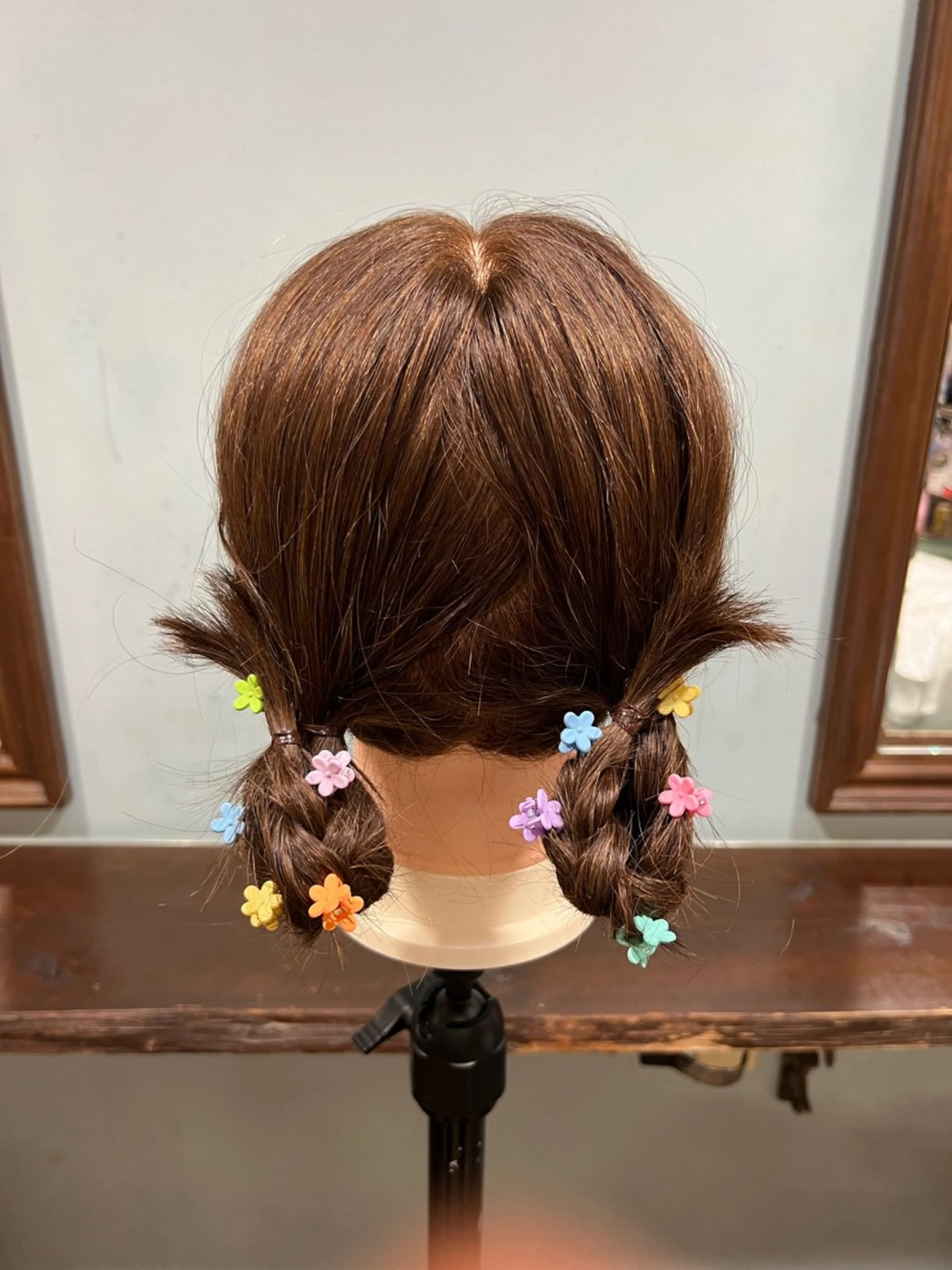 セミロング ヘアアレンジ PON　ハイトーン ショートカット心斎橋のヘアスタイル