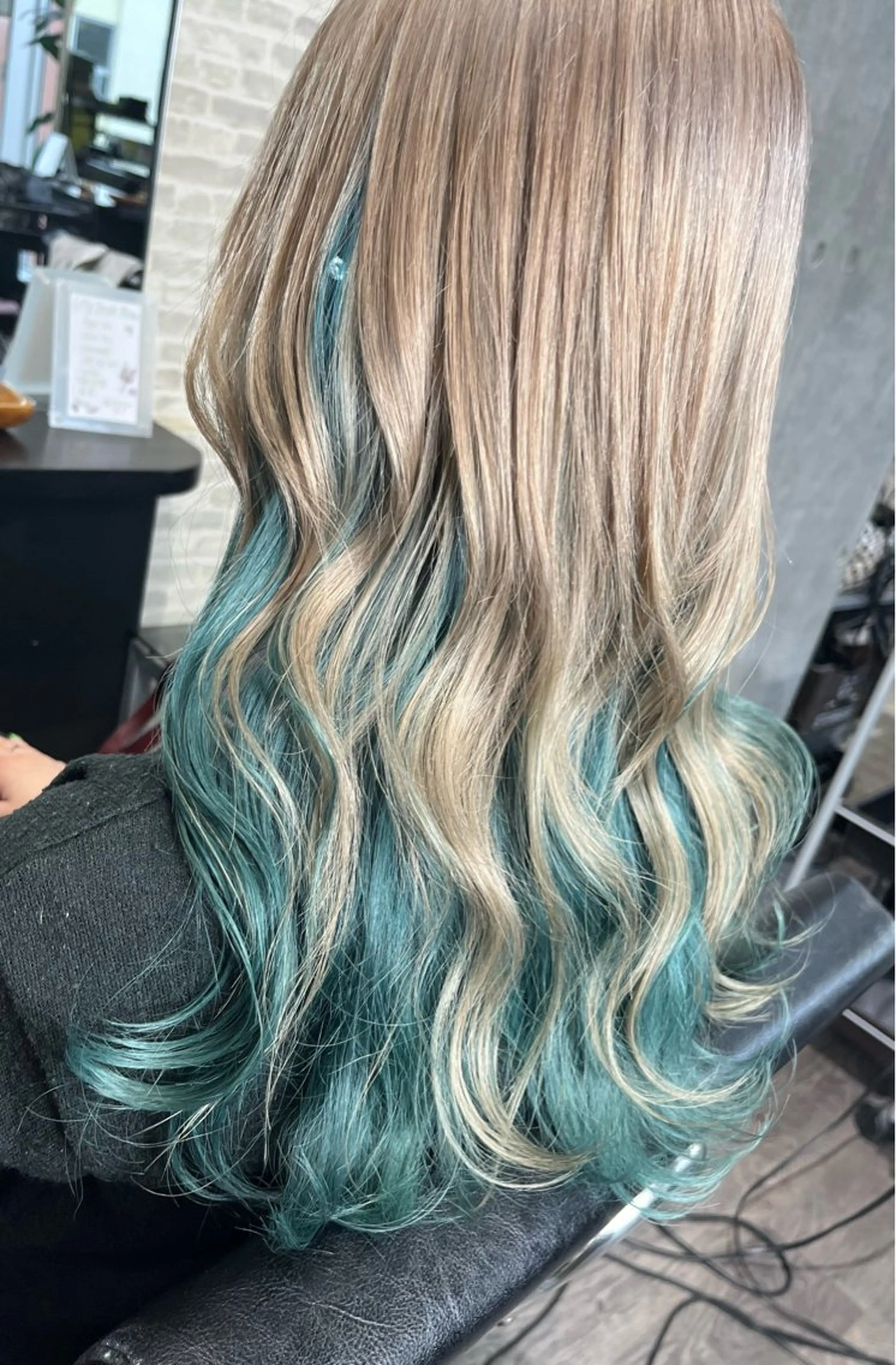 セミロング Lilly 中谷友里のヘアスタイル