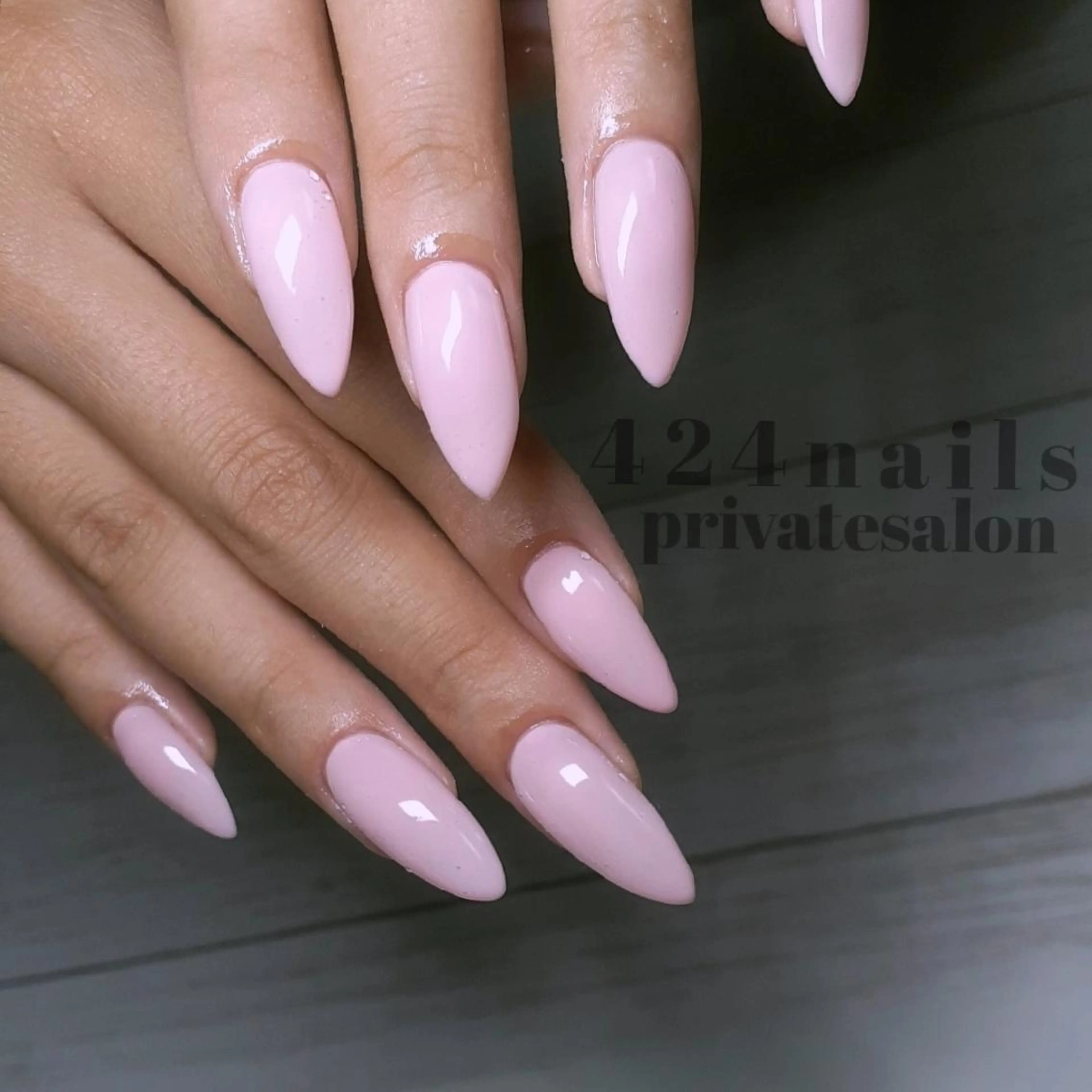 ロング カラー ネイル アイブロウ マツエク・マツパ パーマ ヘアアレンジ 424 nailsのネイルデザイン