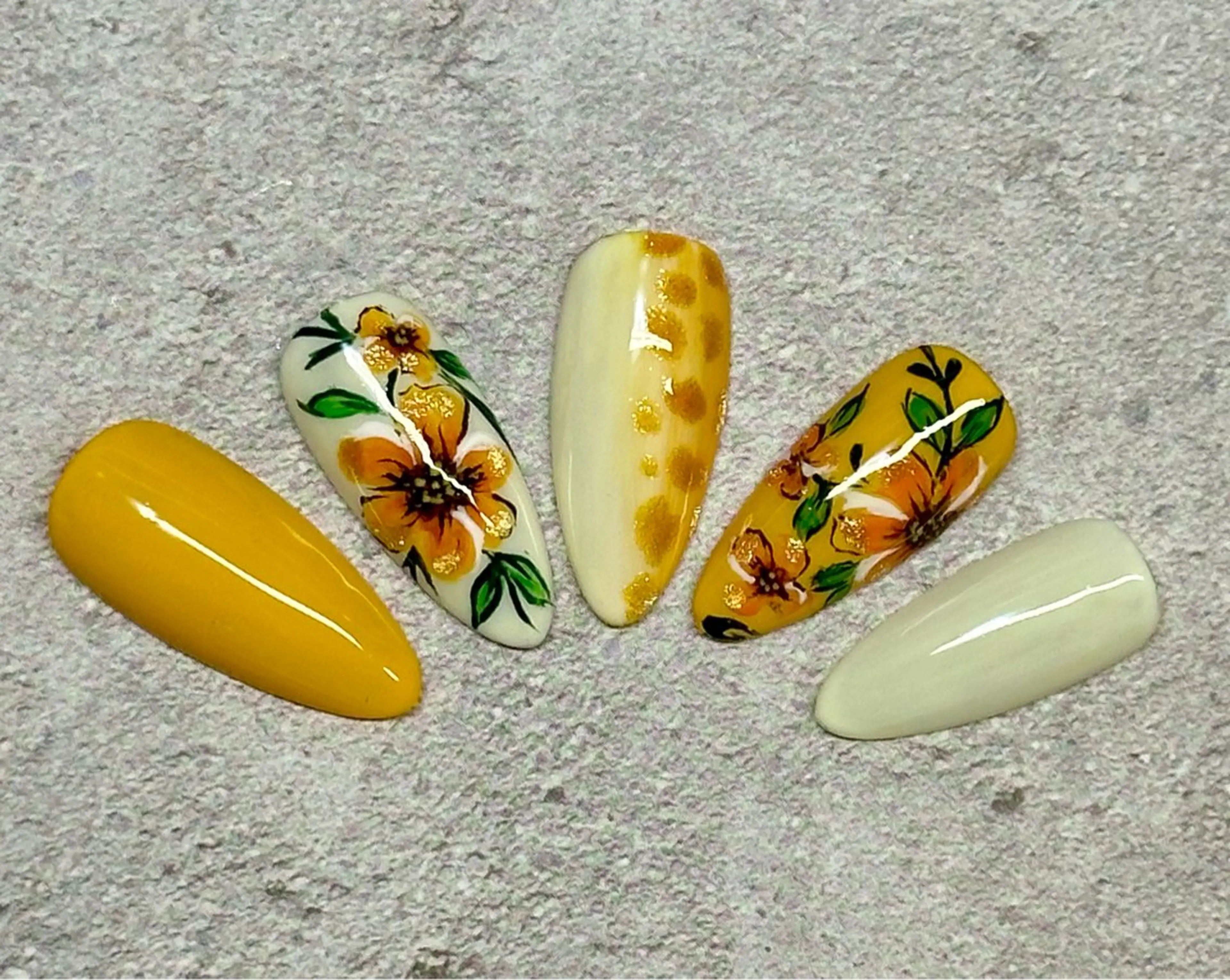 ネイル フレンチネイル マグネットネイル ニュアンスネイル ワンカラーネイル 夏ネイル M.N_ nailのネイルデザイン