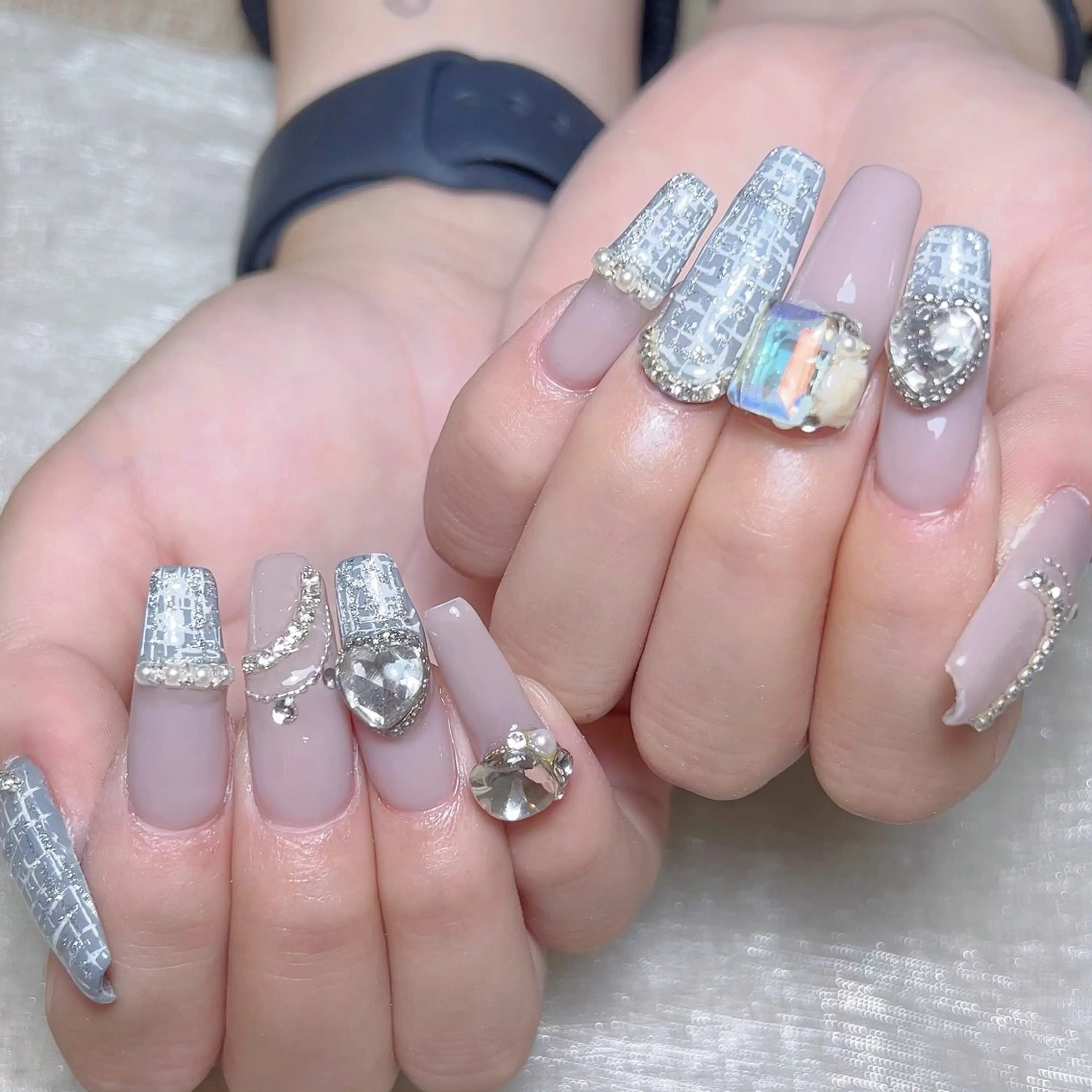 メンズ ネイル メンズ韓国風 アートネイル オーロラネイル ガーリー キラキラネイル Nail salon 木にいるのネイルデザイン