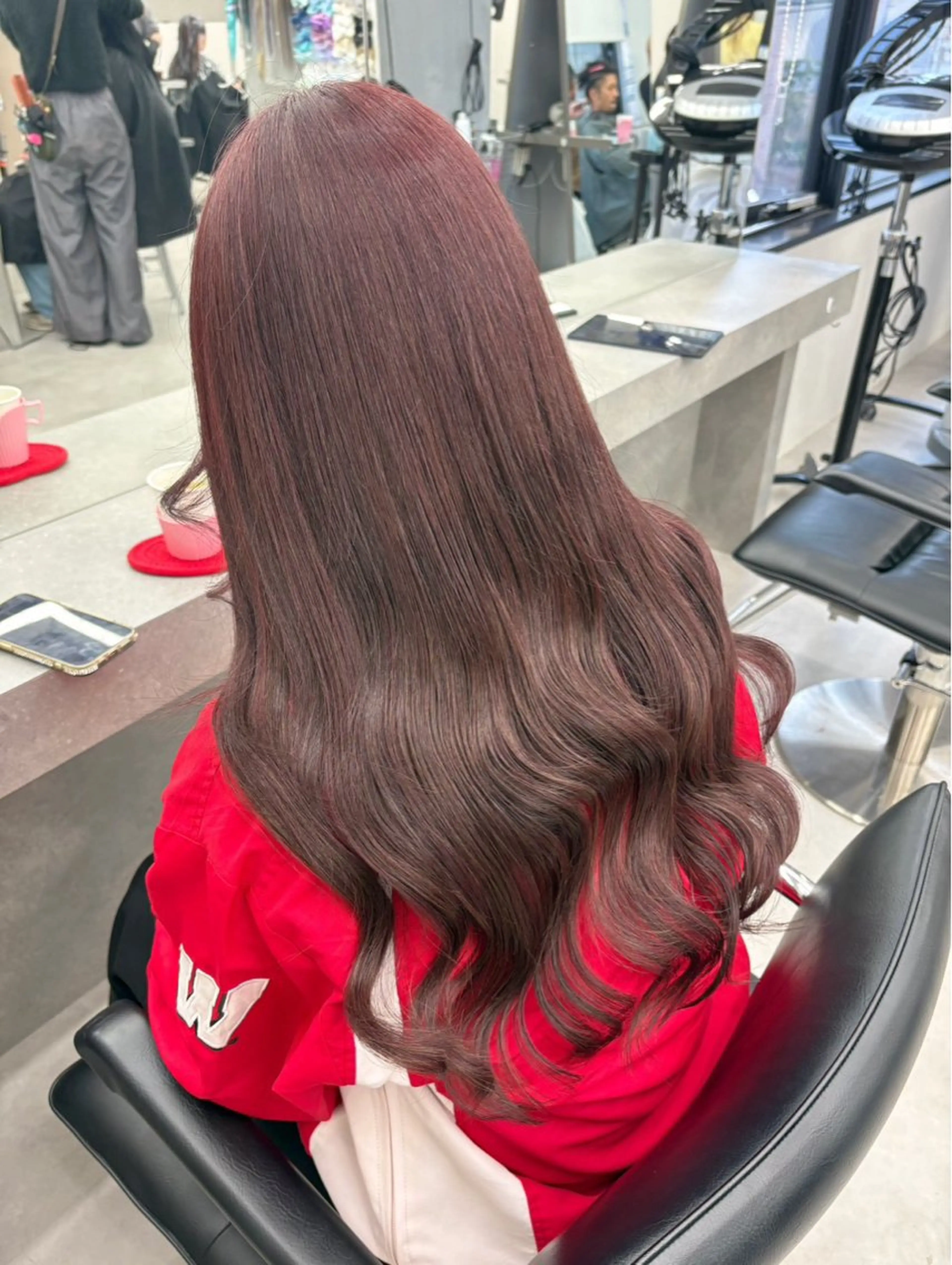 ロング カラー パーマ ヘアアレンジ ブラウンカラー ピンクカラー ピンクブラウン STYLE横浜所属・アレンジ🎀エクステ ✨┆横浜🤍みいなのヘアスタイル