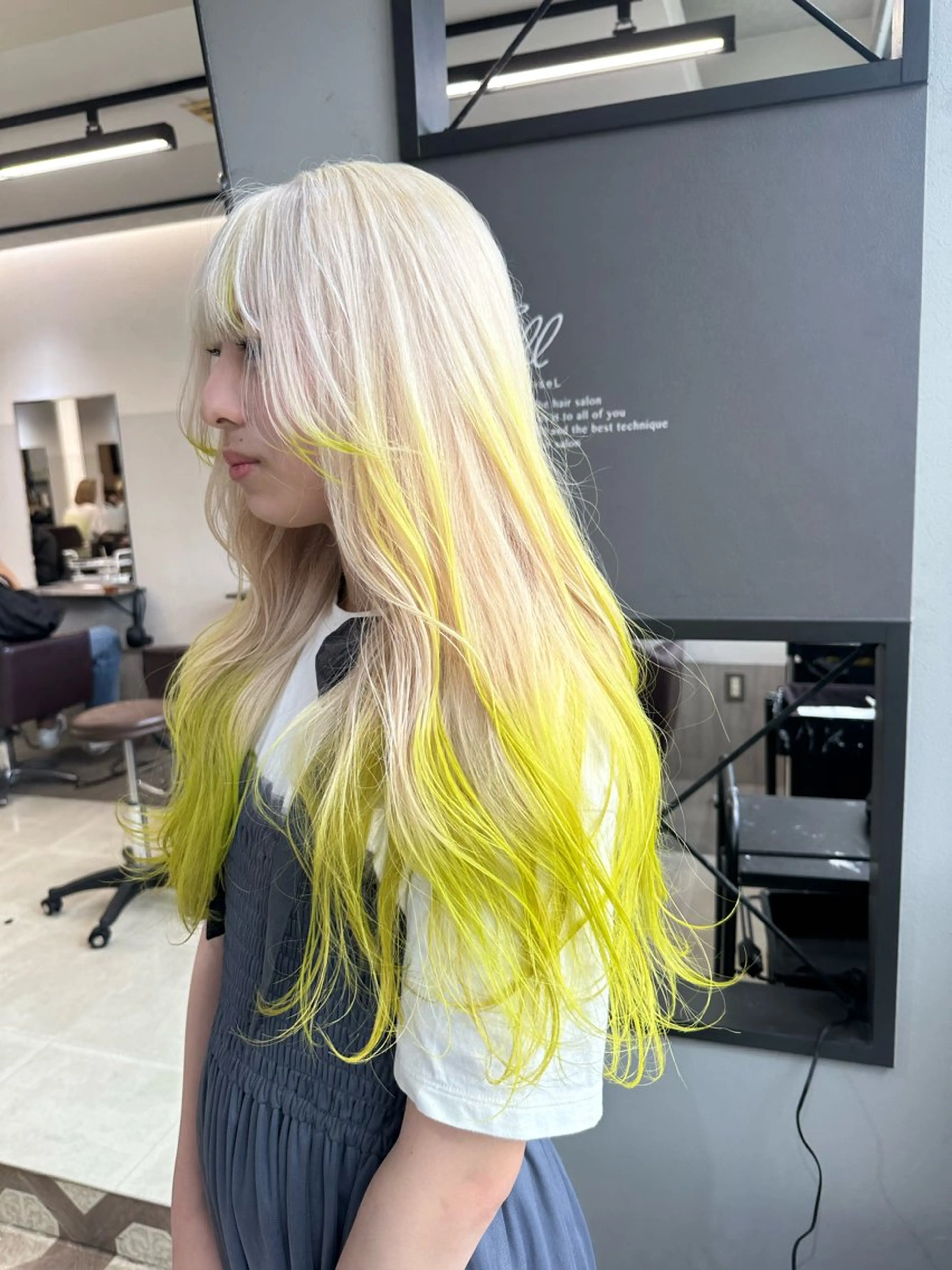 ロング カラー 天神大名/ブリーチ 鶴岡和幸/ハイトーンのヘアスタイル