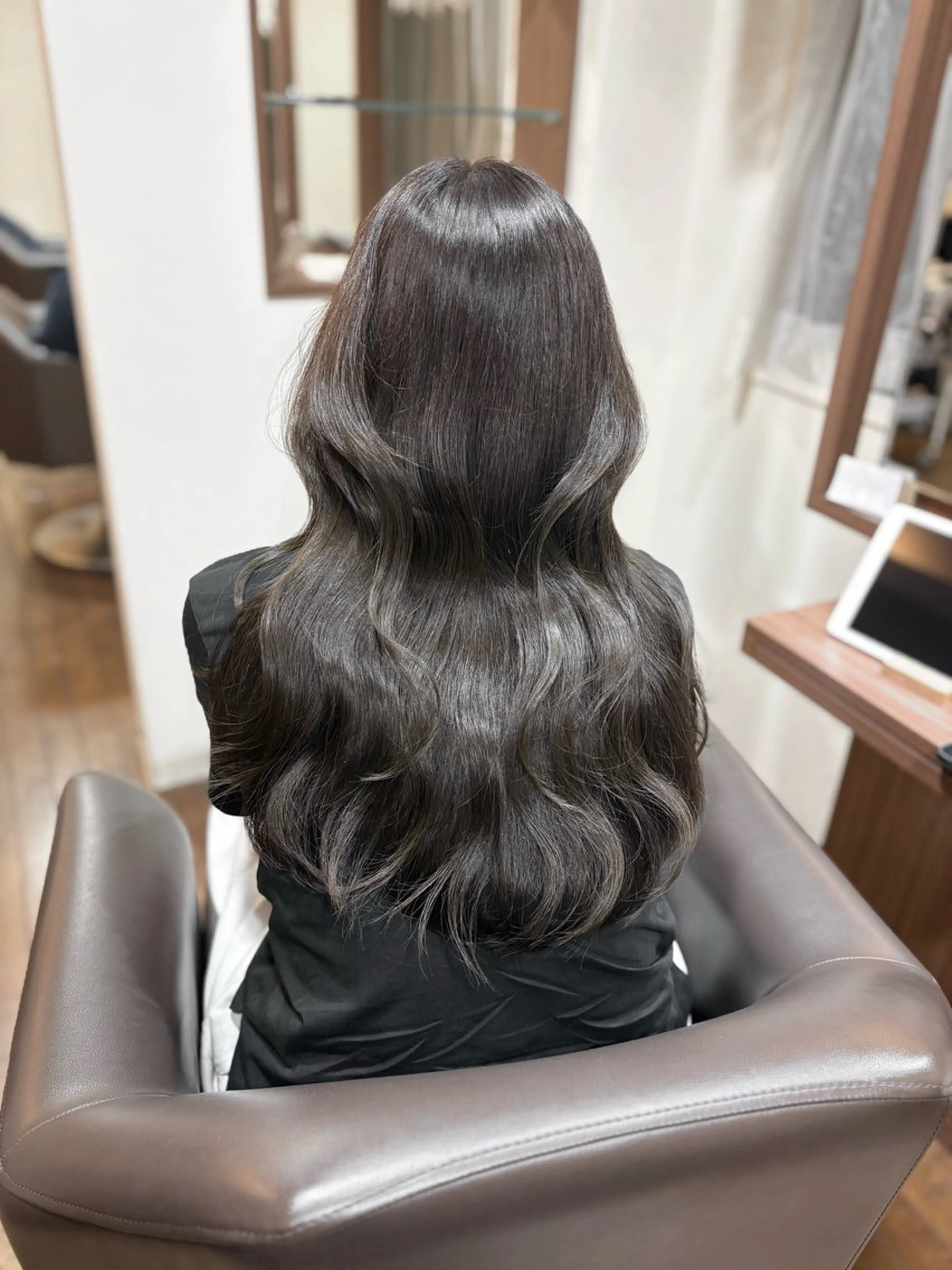 ロング 栗本 栞のヘアスタイル