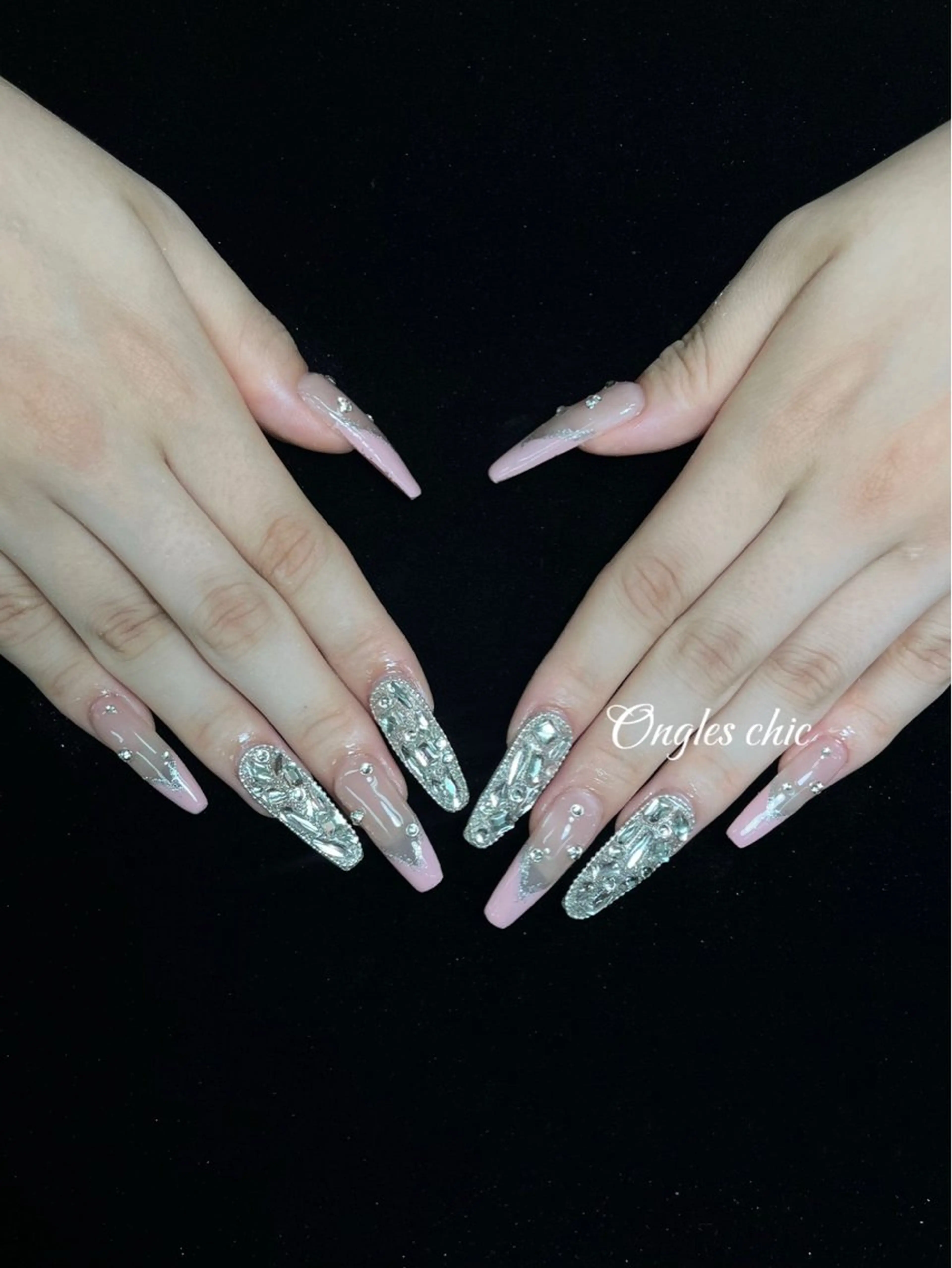 ネイル ハンドネイル ongles chicのネイルデザイン