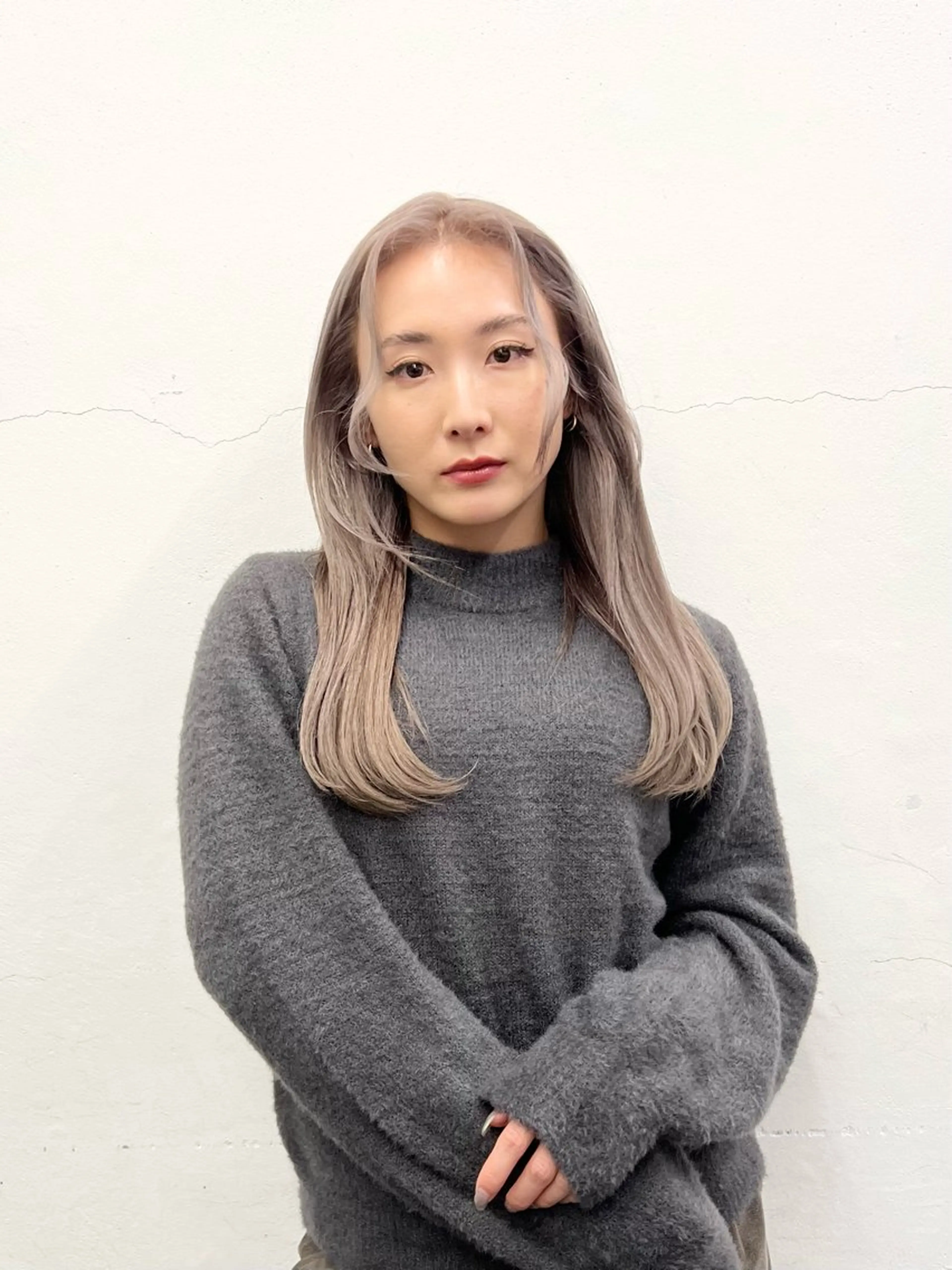 セミロング カラー アッシュ ベージュカラー ブリーチ ブロンド ケアブリーチ ヘアカラー トリートメント HARU//原宿🤍 リピート率NO.1のヘアスタイル