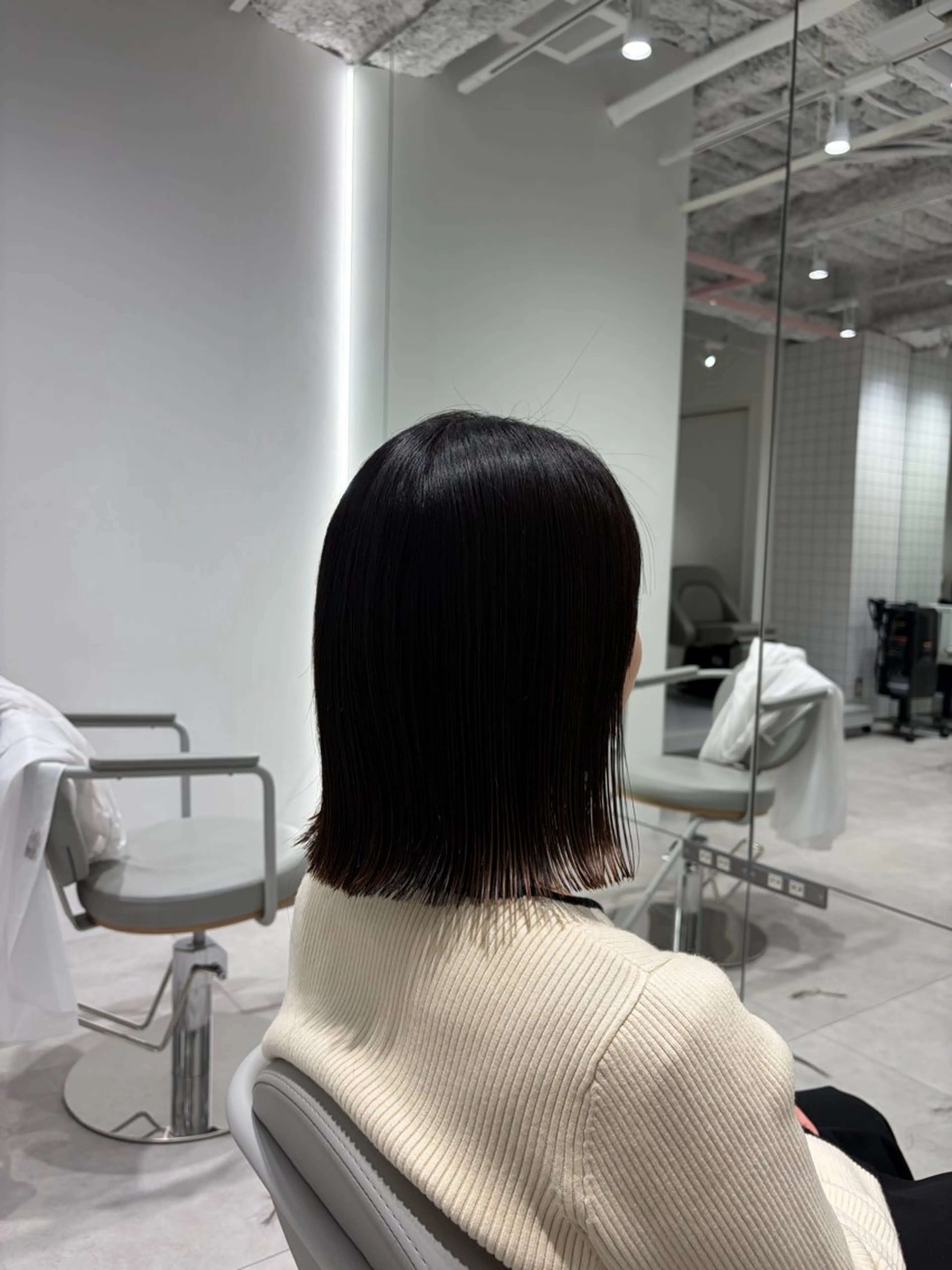 ミディアム カラー 外ハネヘア カット ヘアカラー レイヤー♡ 石川優奈のヘアスタイル