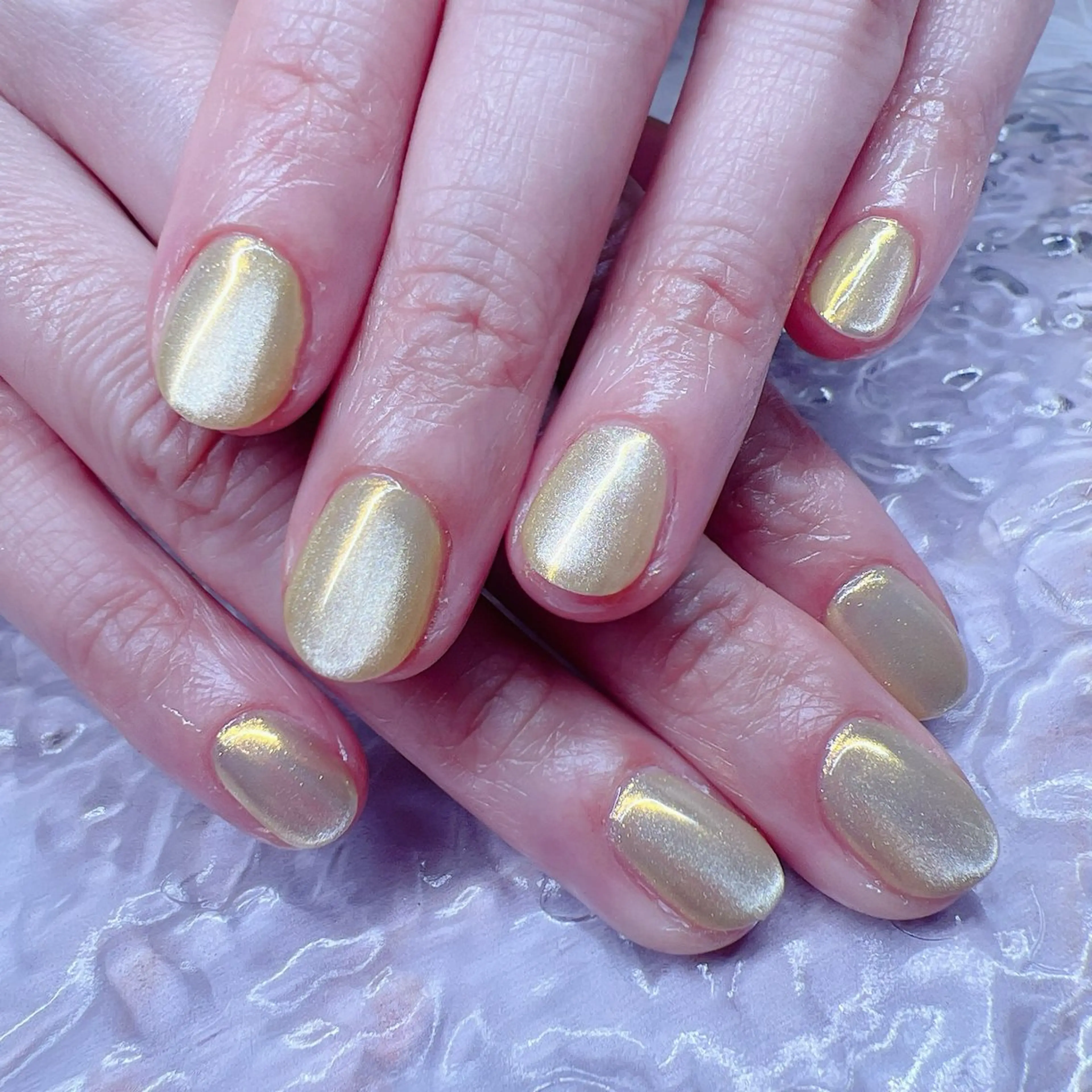 ネイル マグネットネイル ミラーネイル 黄色 マグ🧲等なんでも ワンカラー5700円のネイルデザイン