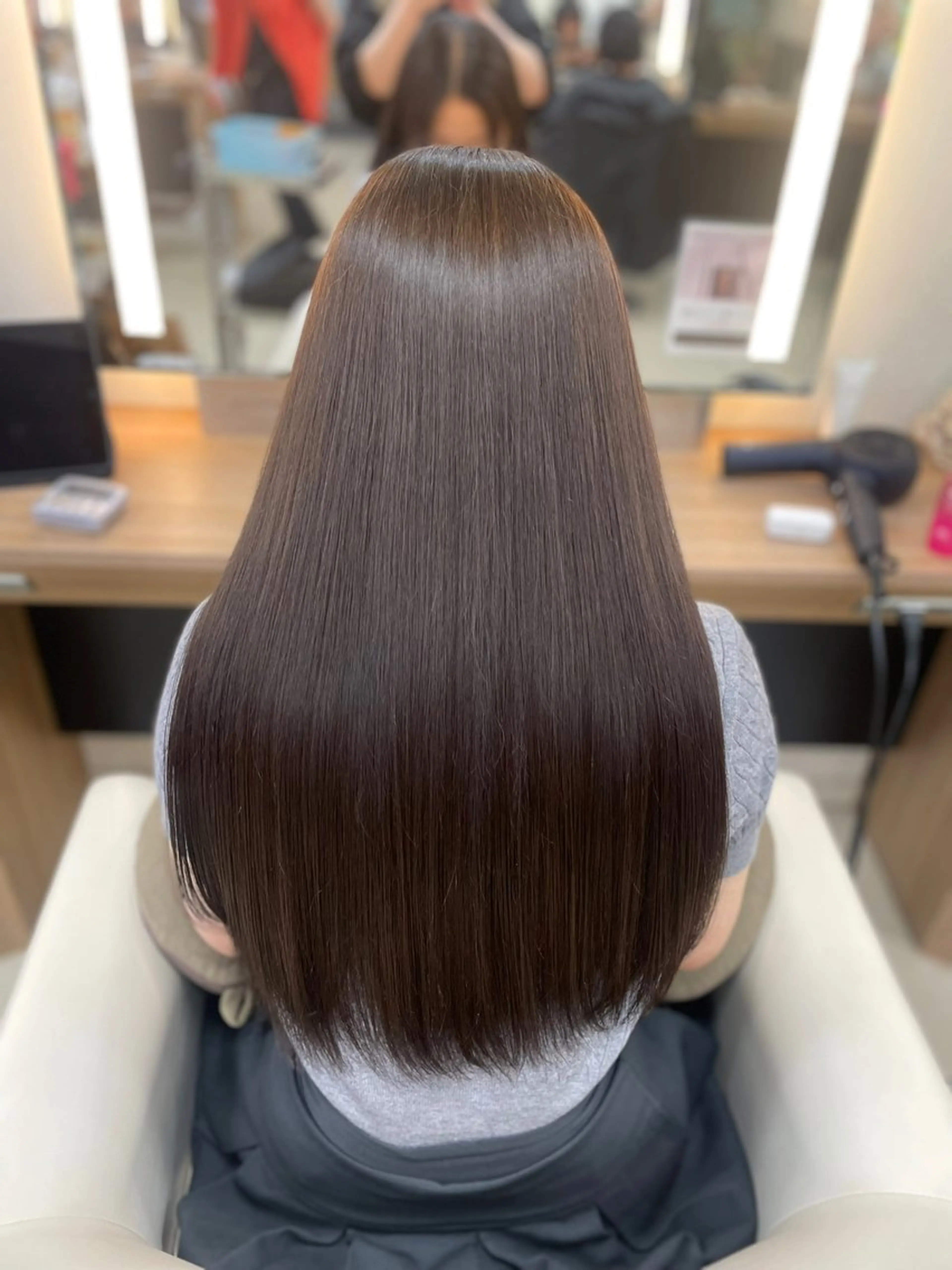 ロング カラー ヘアカラー トリートメント ハイトーン/レイヤー 似合わせ・ユキノのヘアスタイル