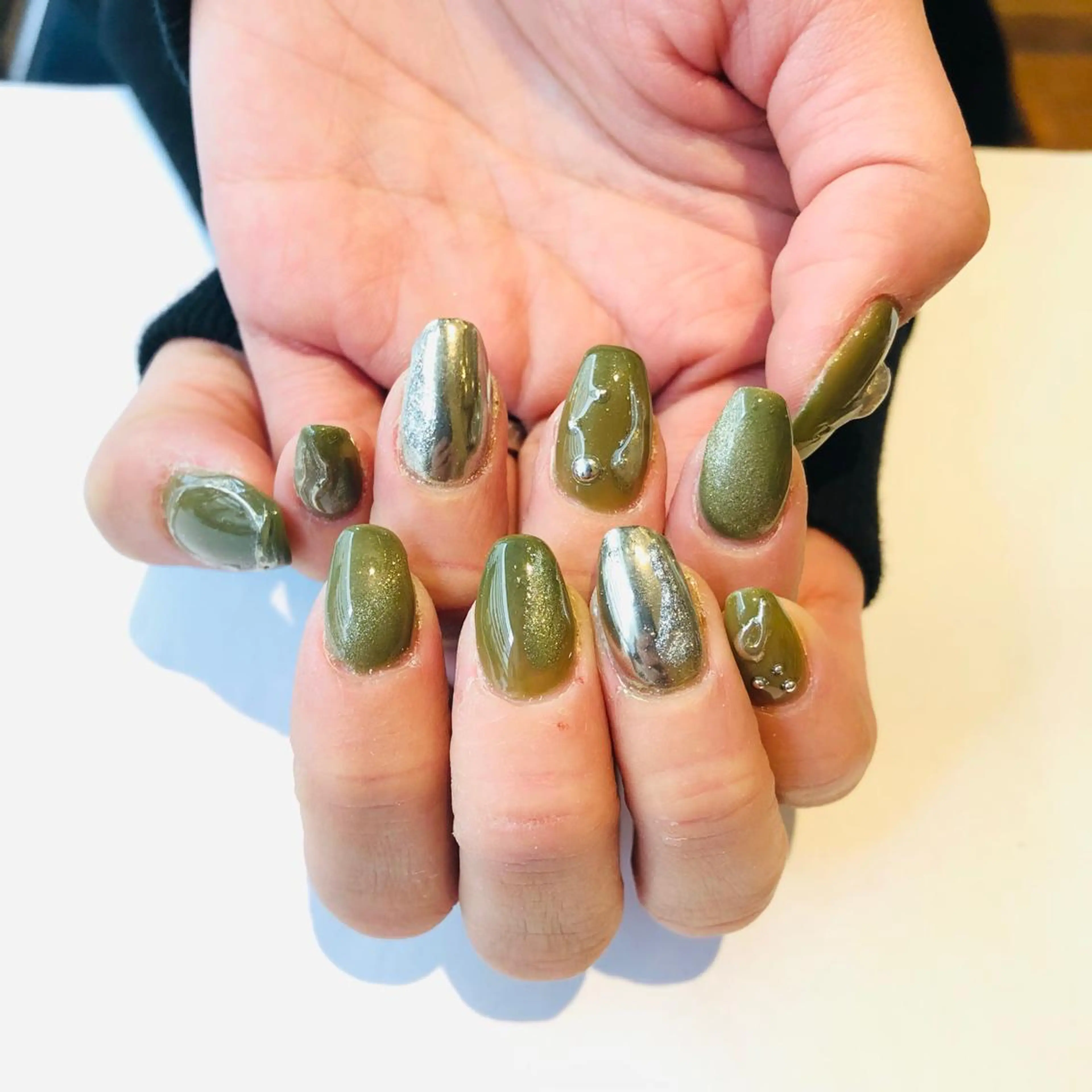 ネイル グリーン ハンドネイル 大阪福島韓国束感まつ げ Sayaka🤍のマツエク・マツパデザイン