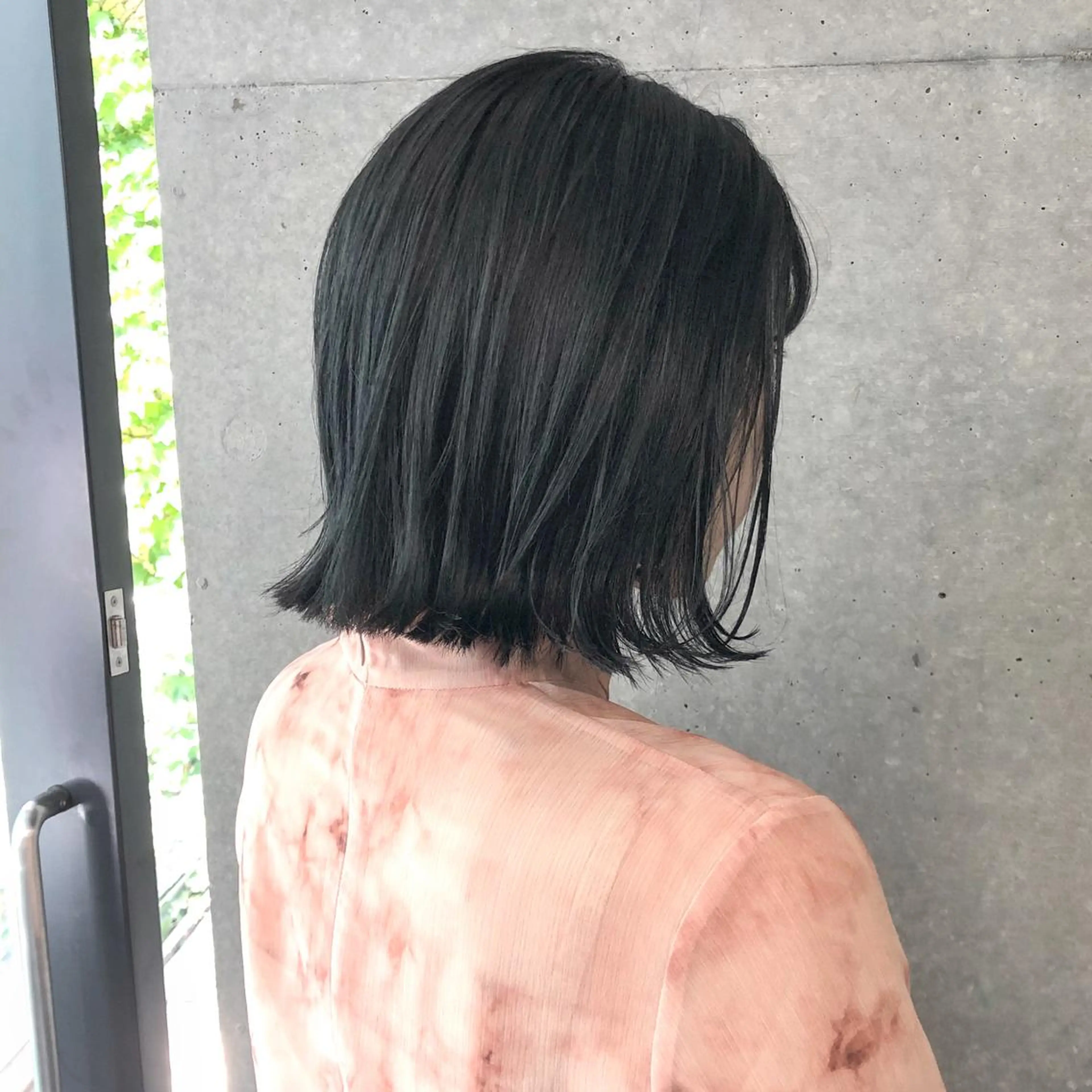 ミディアム カラー 切りっぱなしボブ グレージュ ハイライトカラー ボブ ハイライト 卒業式お呼ばれ🕊️ ヘアセット✴︎ミキのヘアスタイル