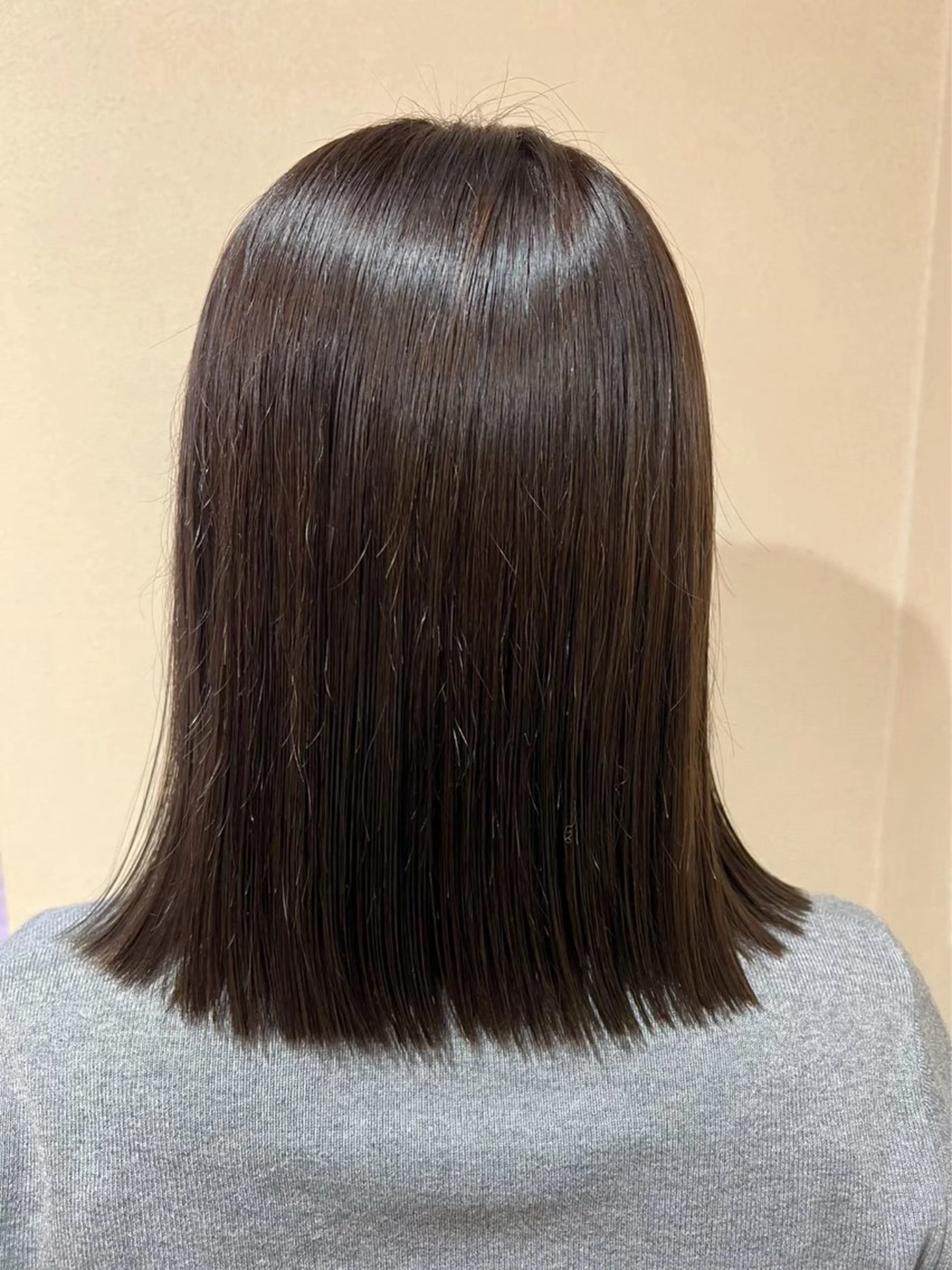 ミディアム カット 三嶋 陽友のヘアスタイル
