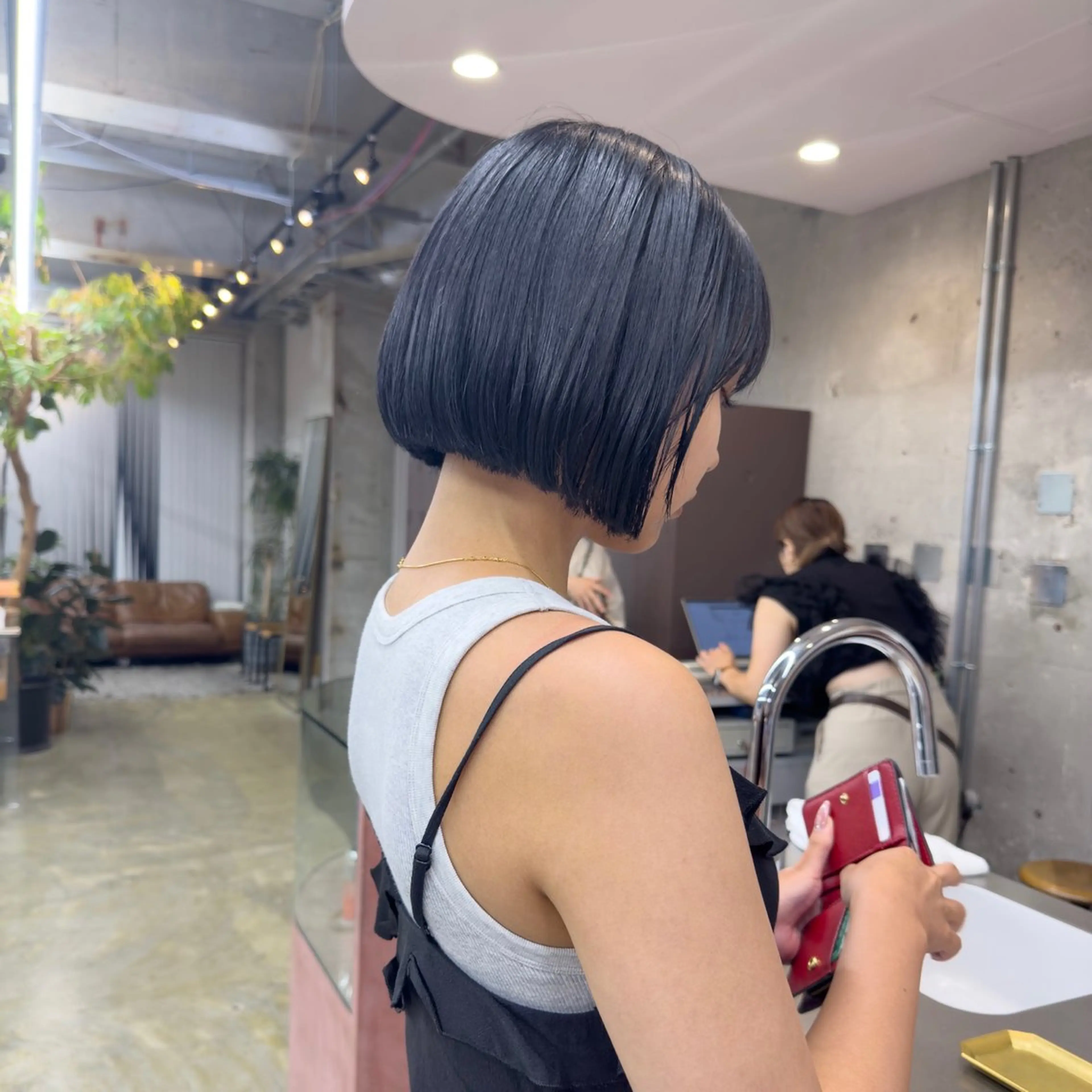 ミディアム ボブ レイヤーカット カット ヘアカラー トリートメント 岡本康平/ボブ/ブリ ーチ/似合わせカットのヘアスタイル