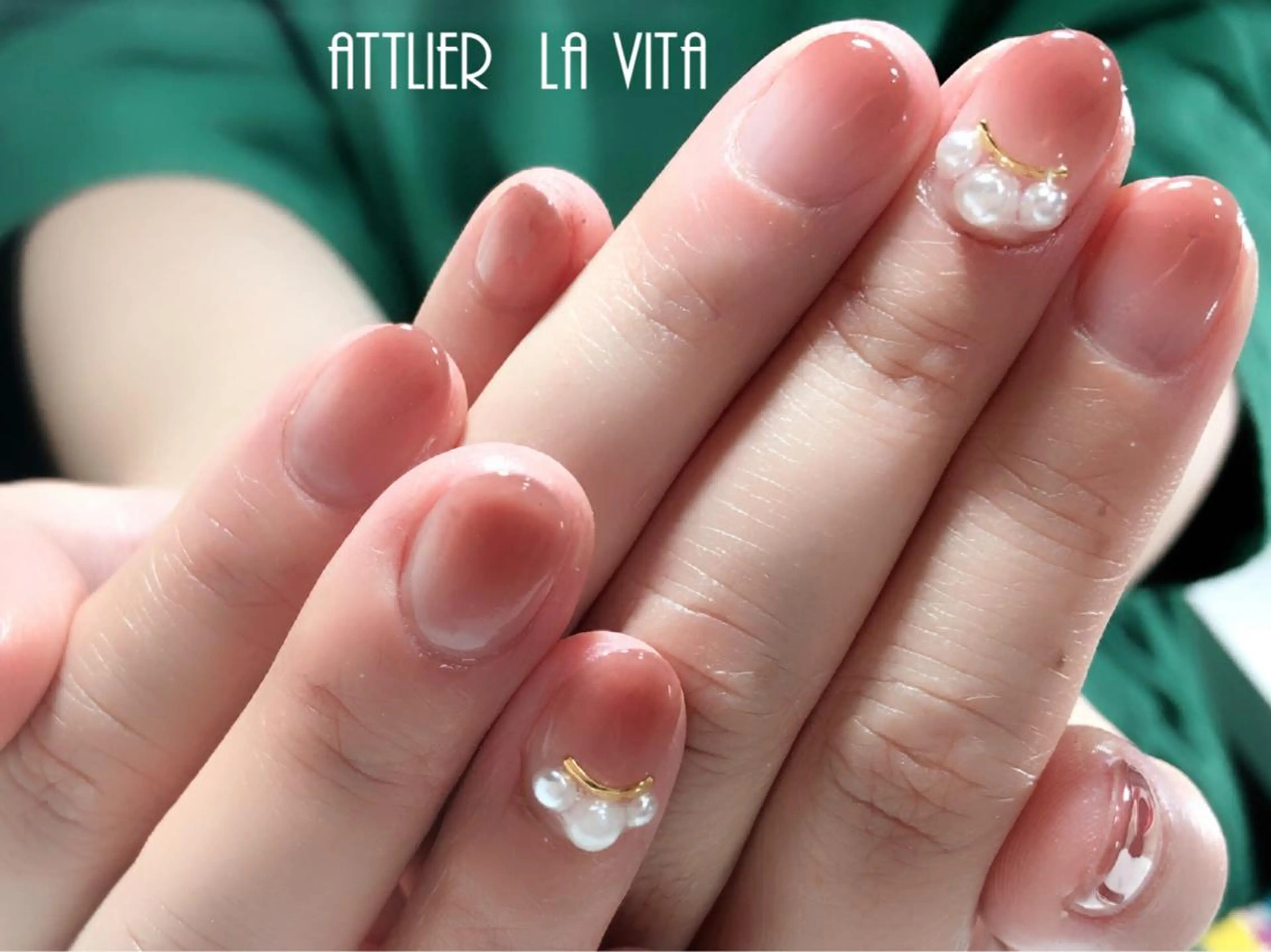 ネイル ゴールド lavita. mimuraのネイルデザイン