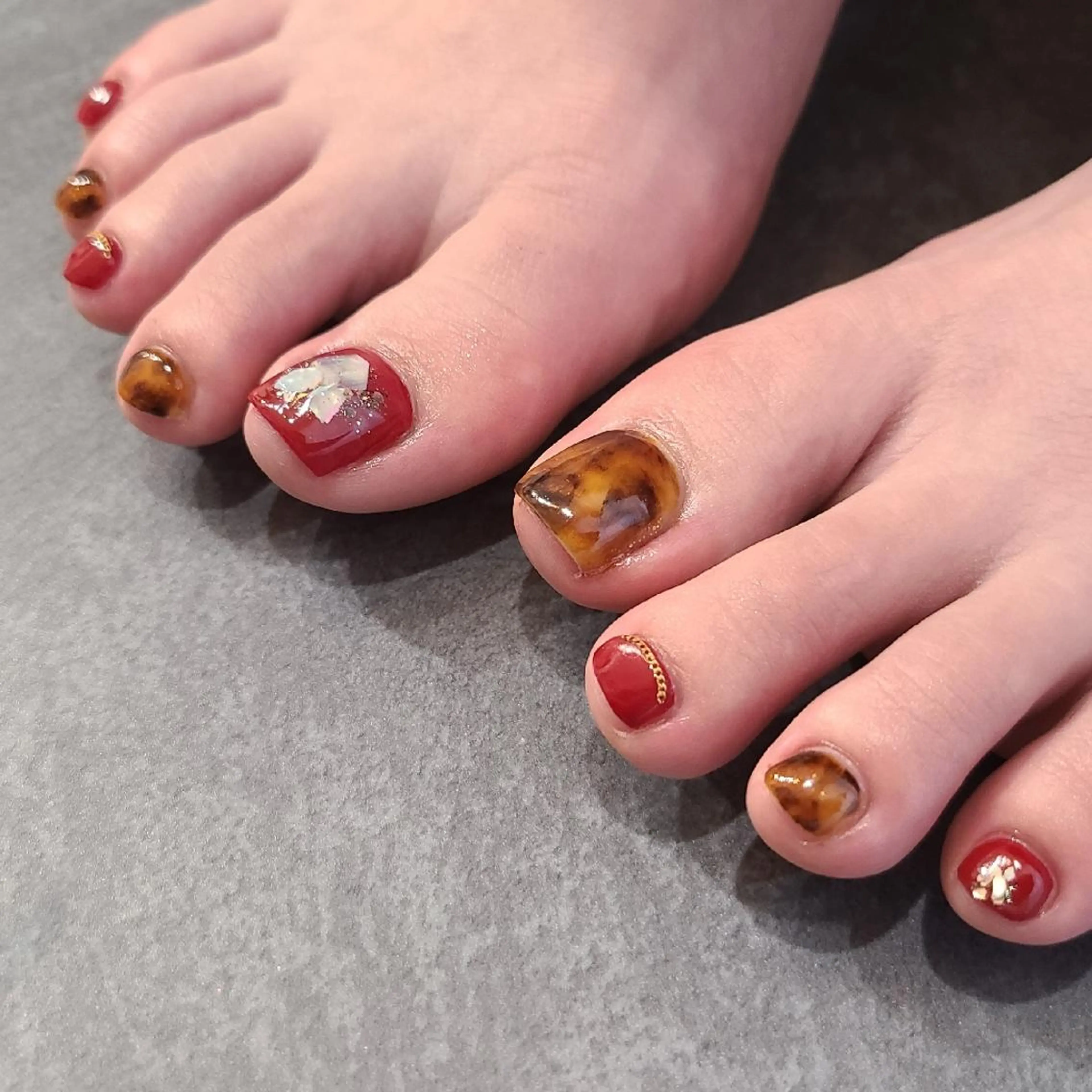 ネイル べっ甲ネイル ボルドー フットネイル NOGUCHI  KANAのネイルデザイン