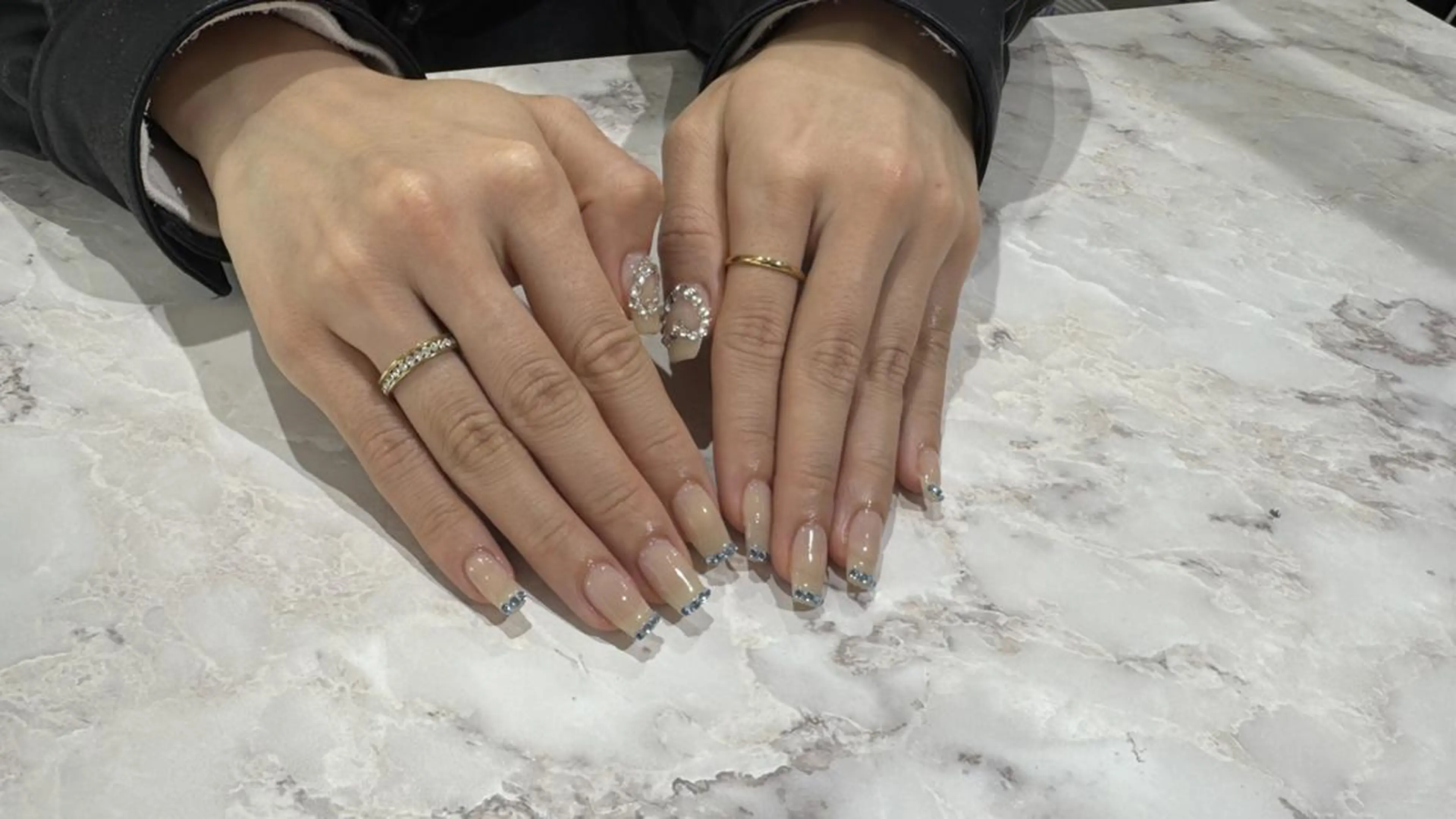ネイル キラキラネイル 持ち込み ハンドネイル SalonLinda Marikoのネイルデザイン