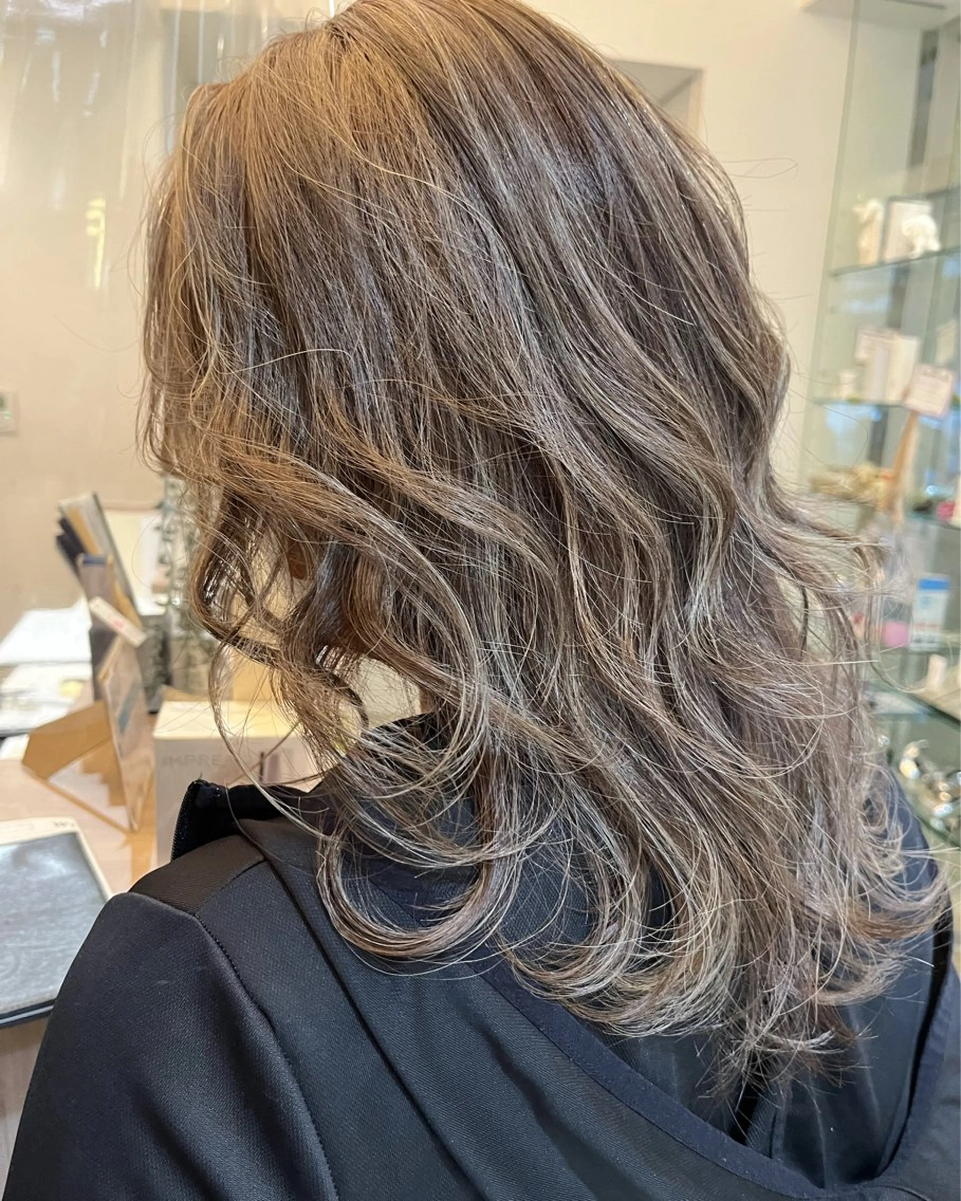 セミロング カラー ヘアカラー 駅チカ【ali'i】 アリイ花崎友美☘のヘアスタイル