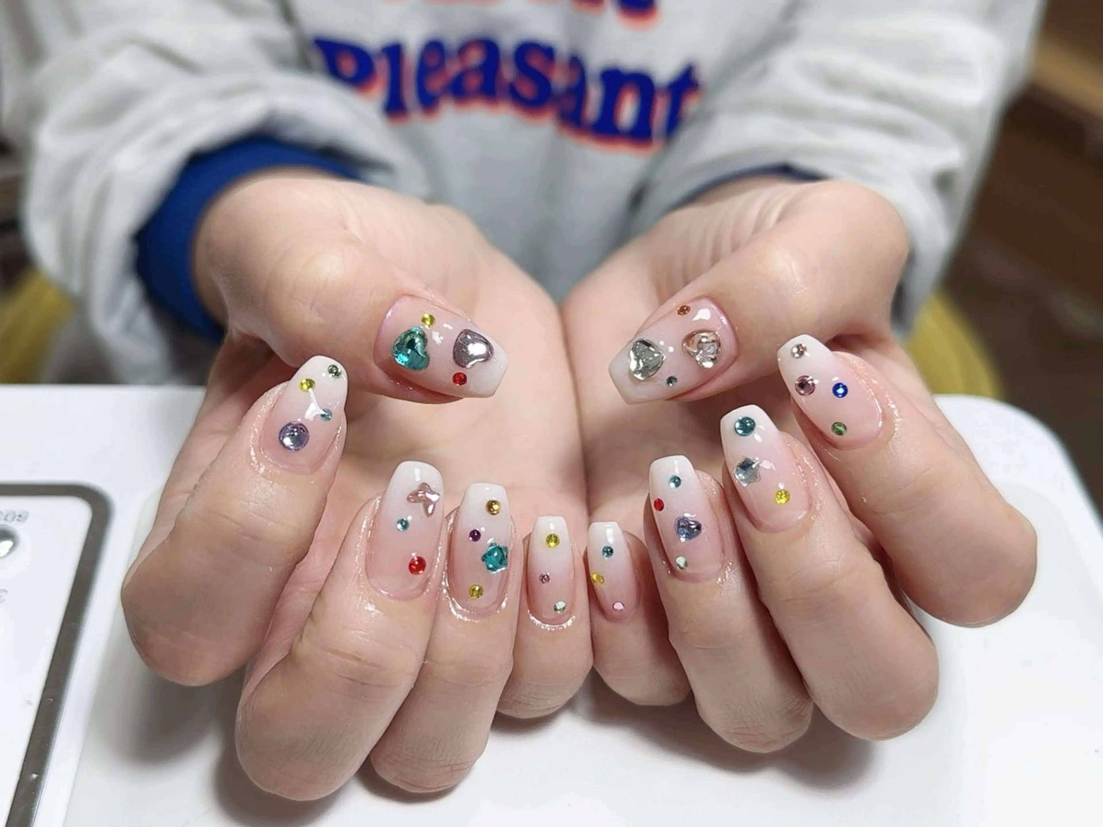 ネイル ハンドネイル NAIL CIRCLESのネイルデザイン
