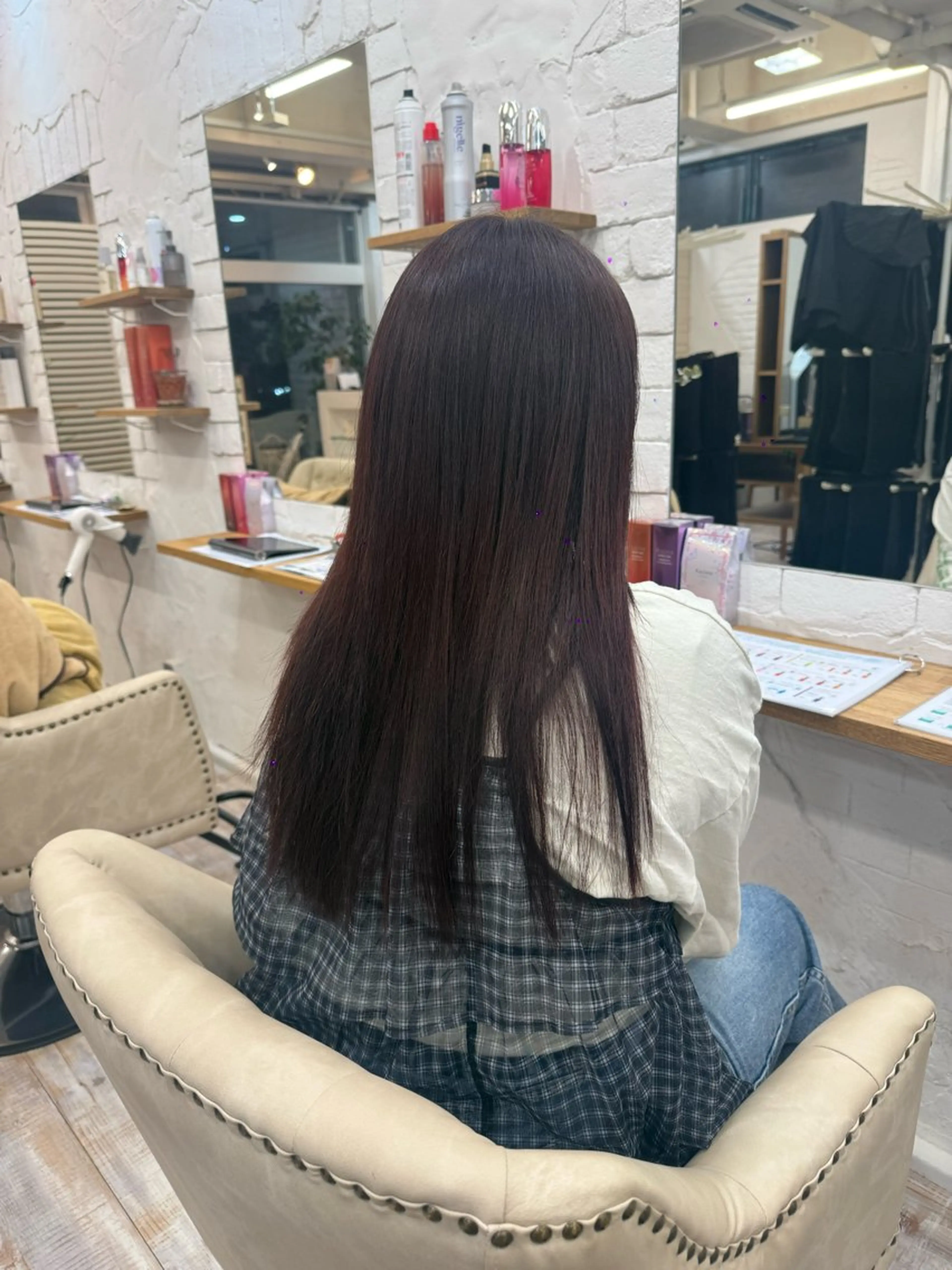 ロング カラー イルミナカラー 山崎 更紗のヘアスタイル