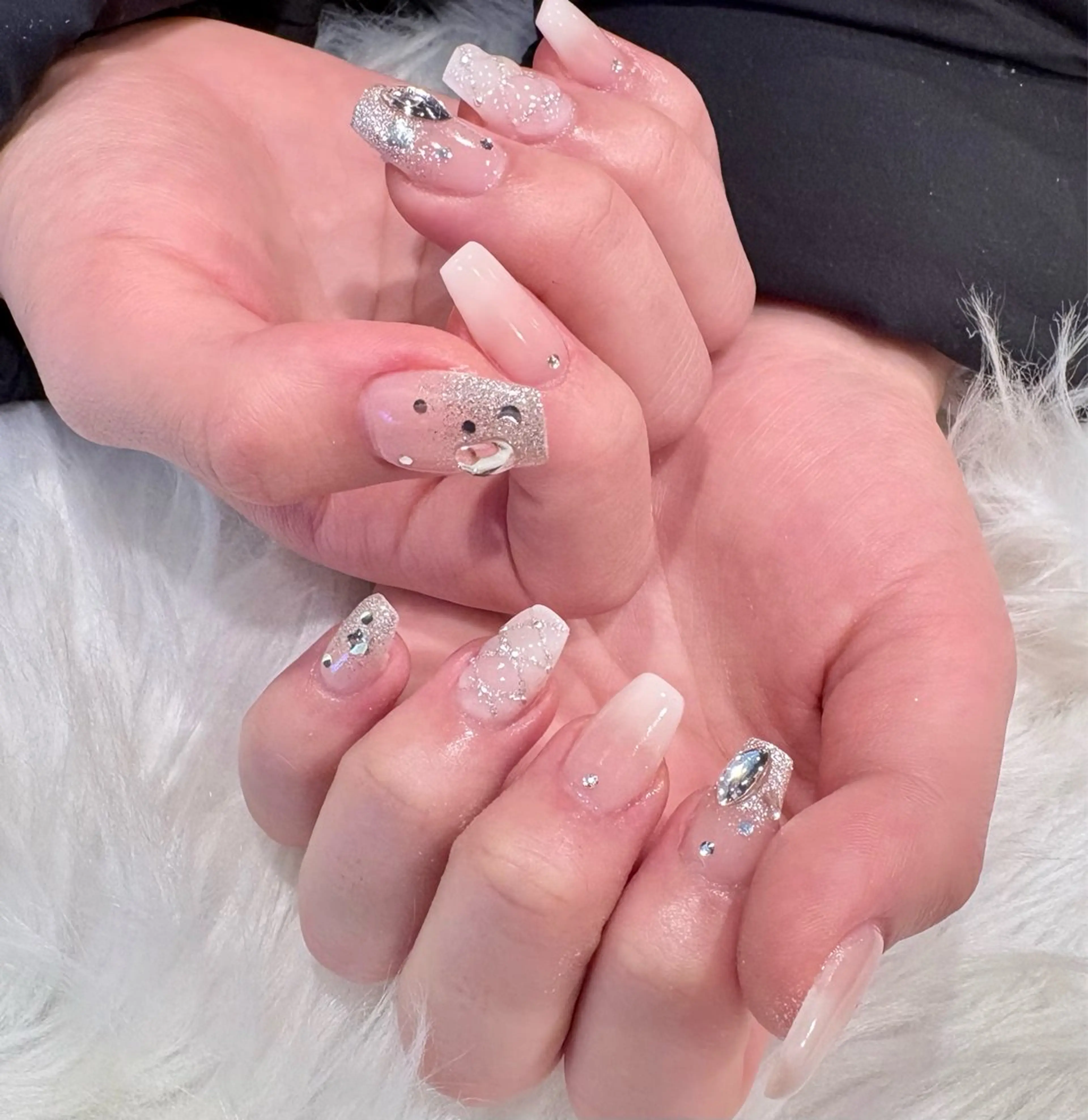 ネイル ストーンネイル ハンドネイル Nobody_ Minのネイルデザイン