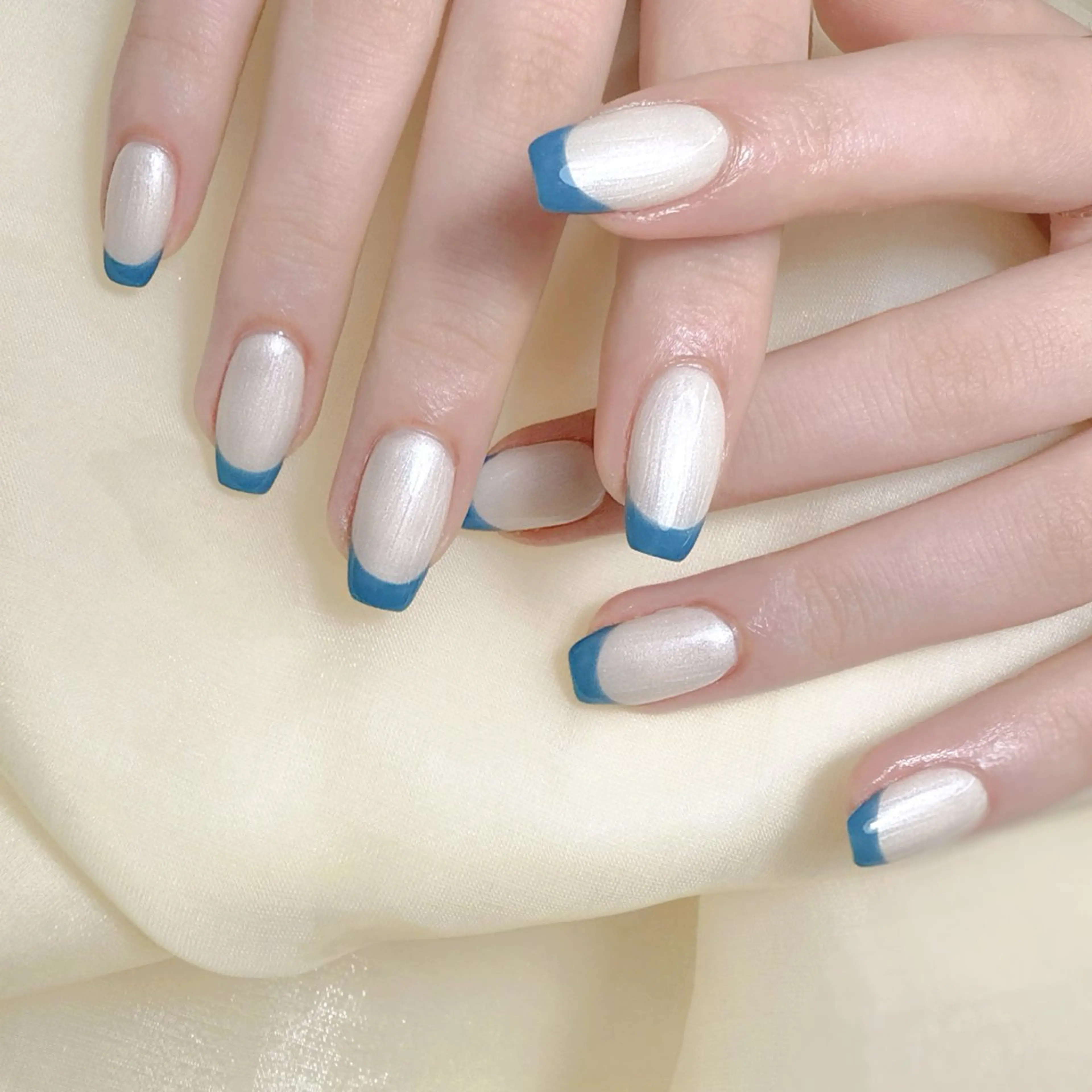 ネイル ハンドネイル グロー ネイルのネイルデザイン