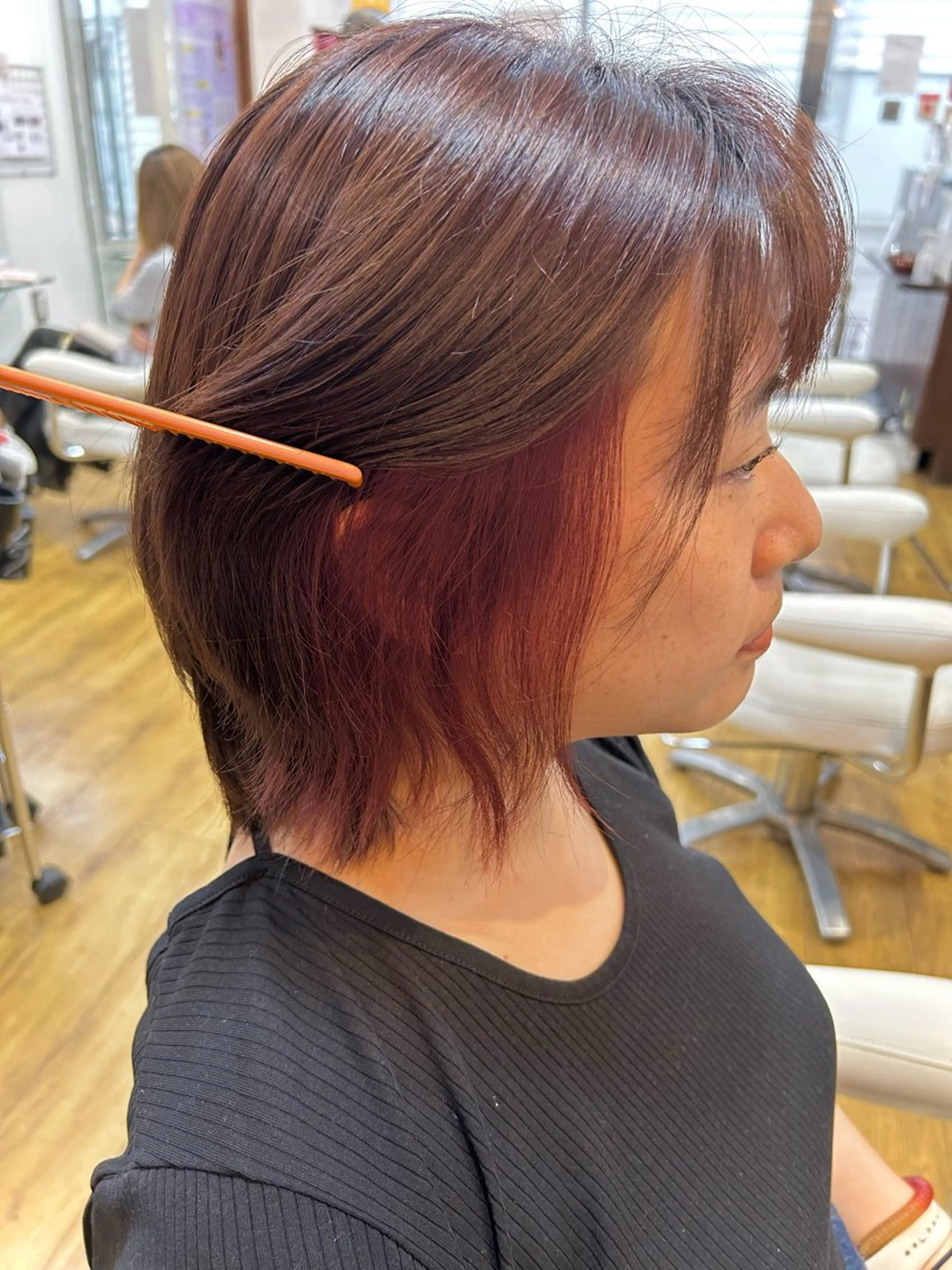 ミディアム カラー 根岸 真奈美のヘアスタイル