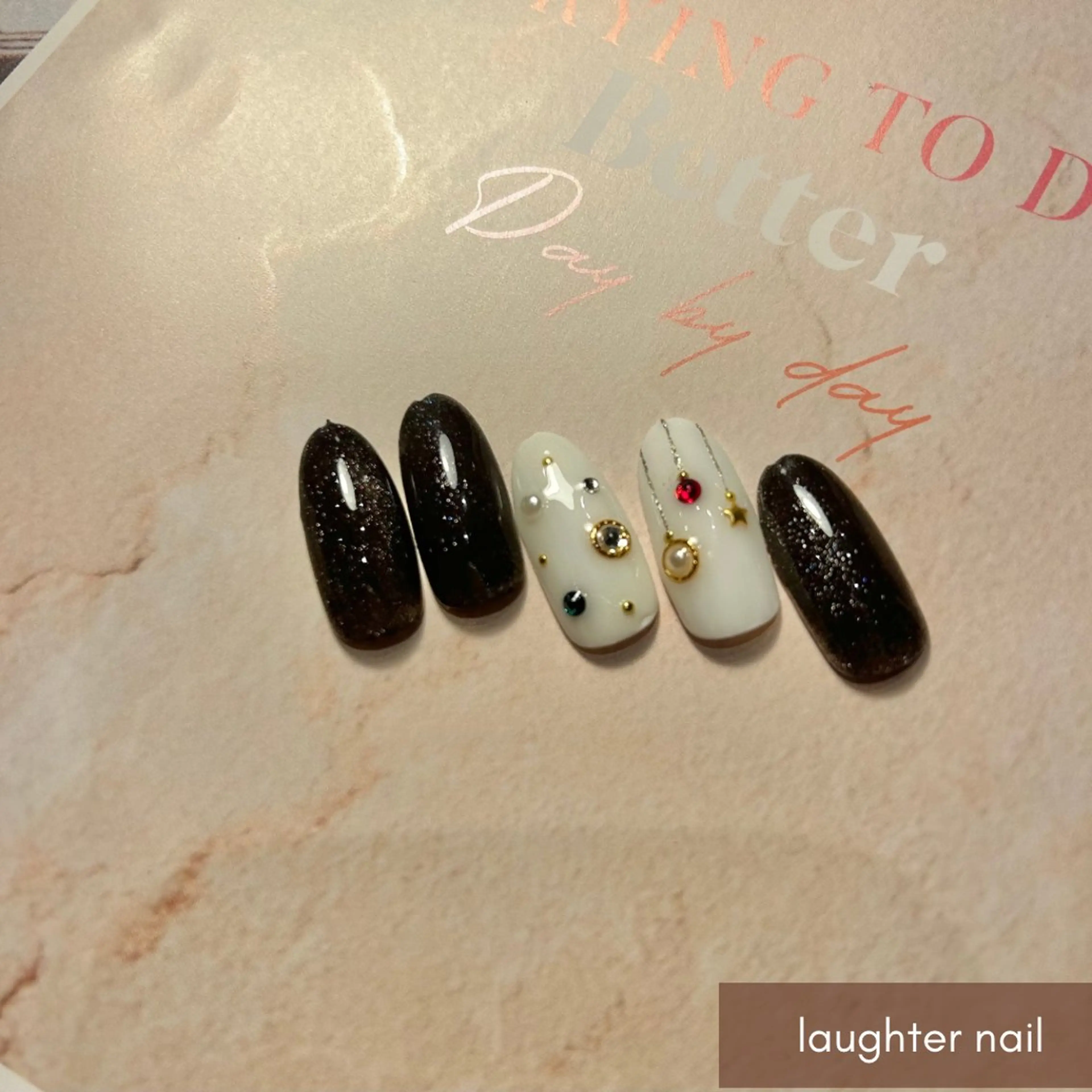 ネイル アートネイル ジェルネイル キラキラネイル マグネットネイル 冬ネイル ハンドネイル laughter nailのネイルデザイン